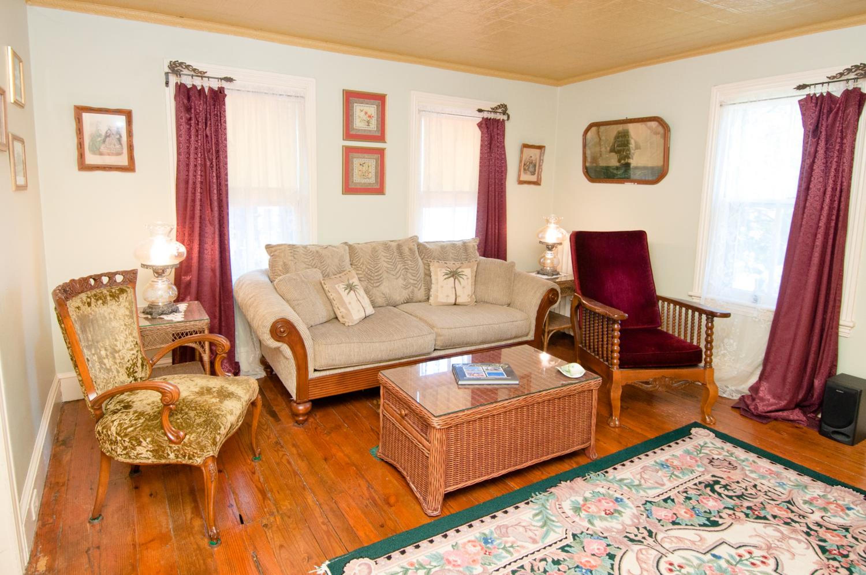 Superior King Suite photo 3