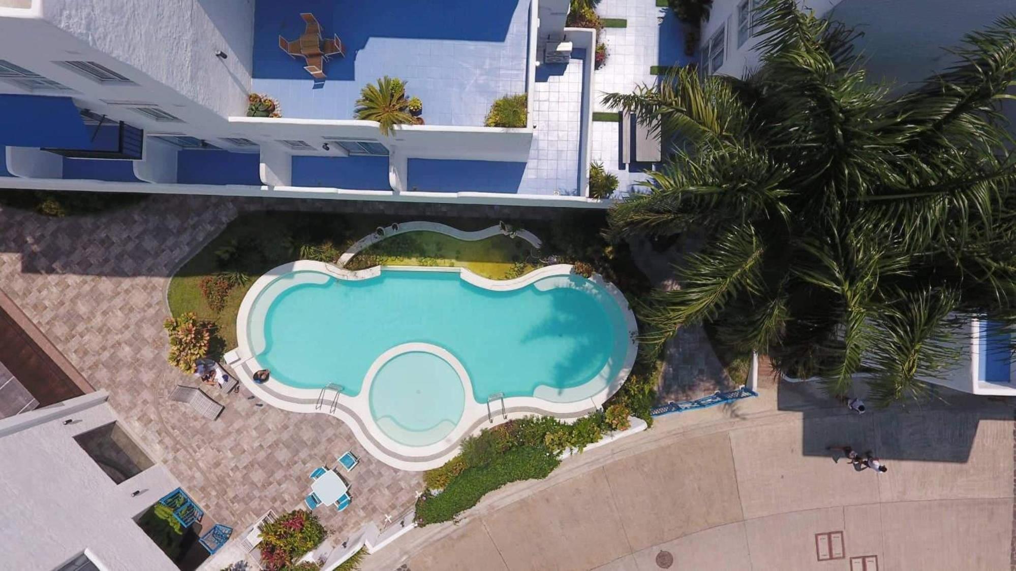 Double Room with Pool View - Photo 1