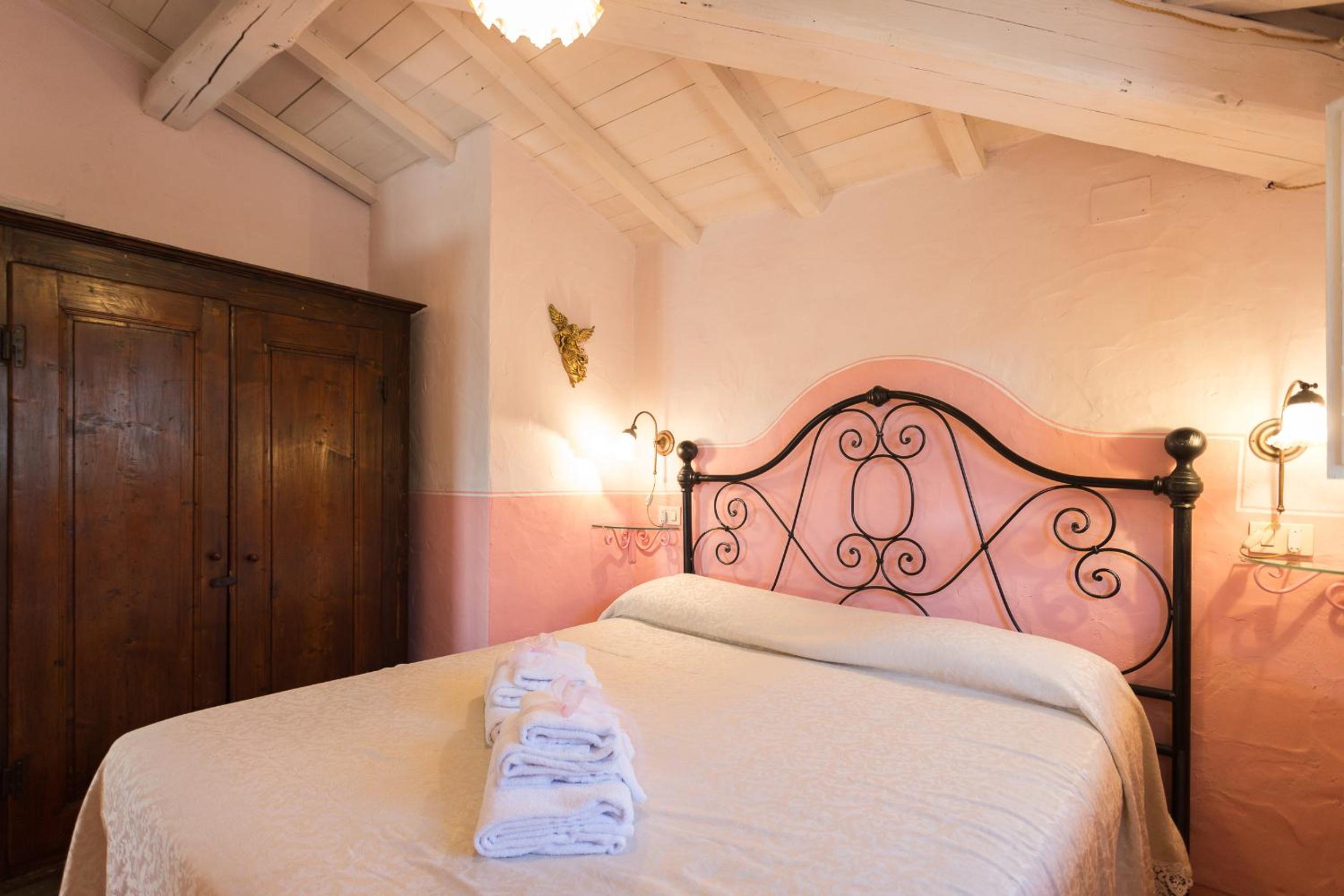 One-Bedroom House photo 1