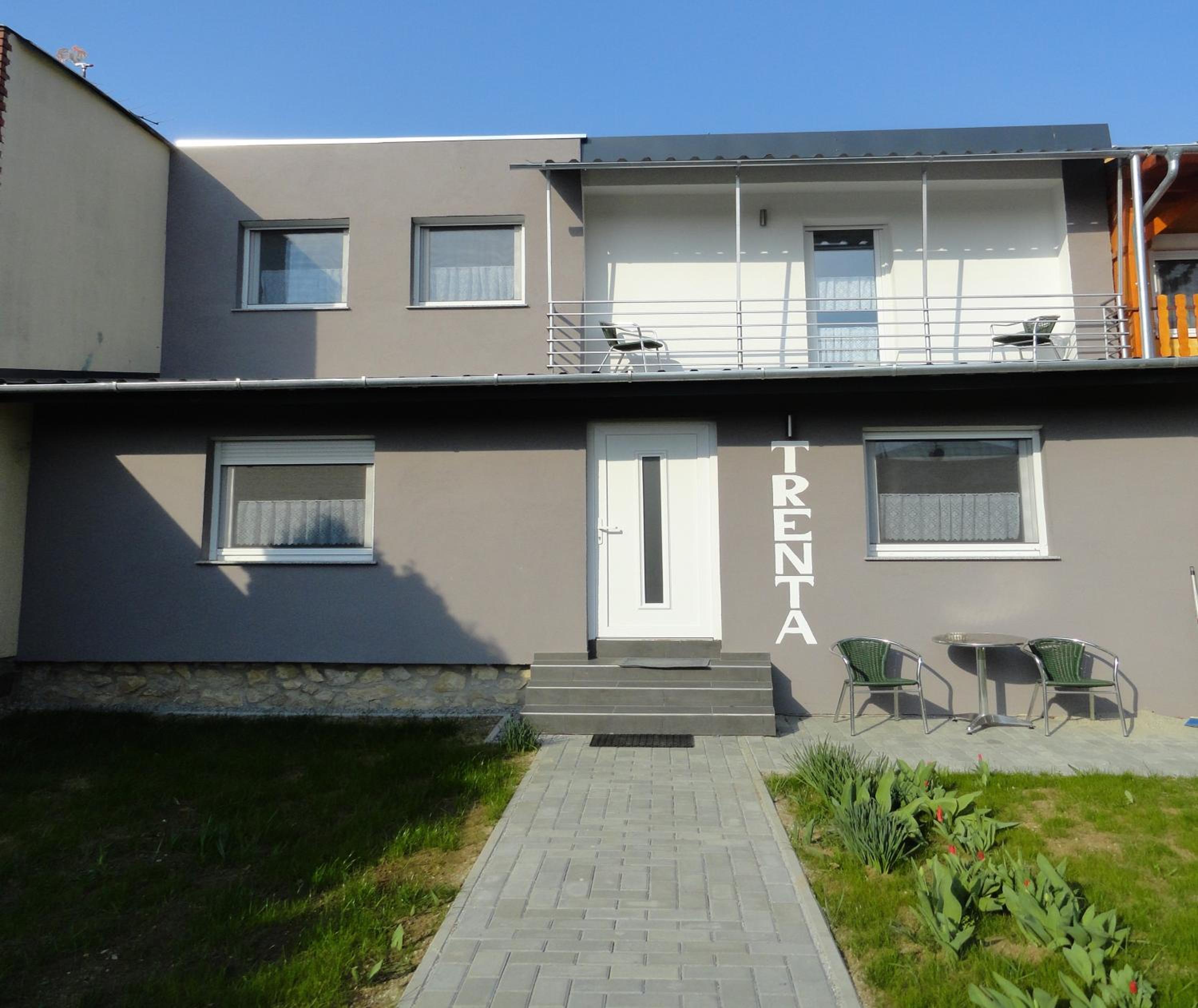 Apartment with Balcony photo 2