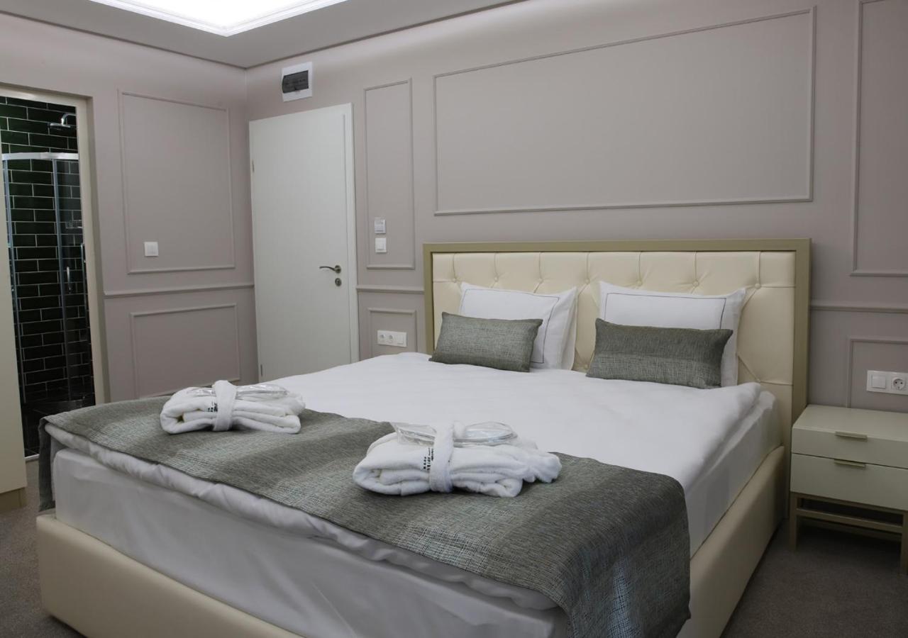 Double Room - Photo 3