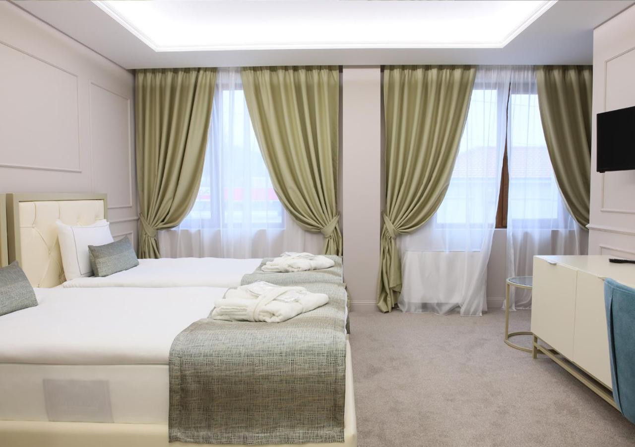 Double Room - Photo 5