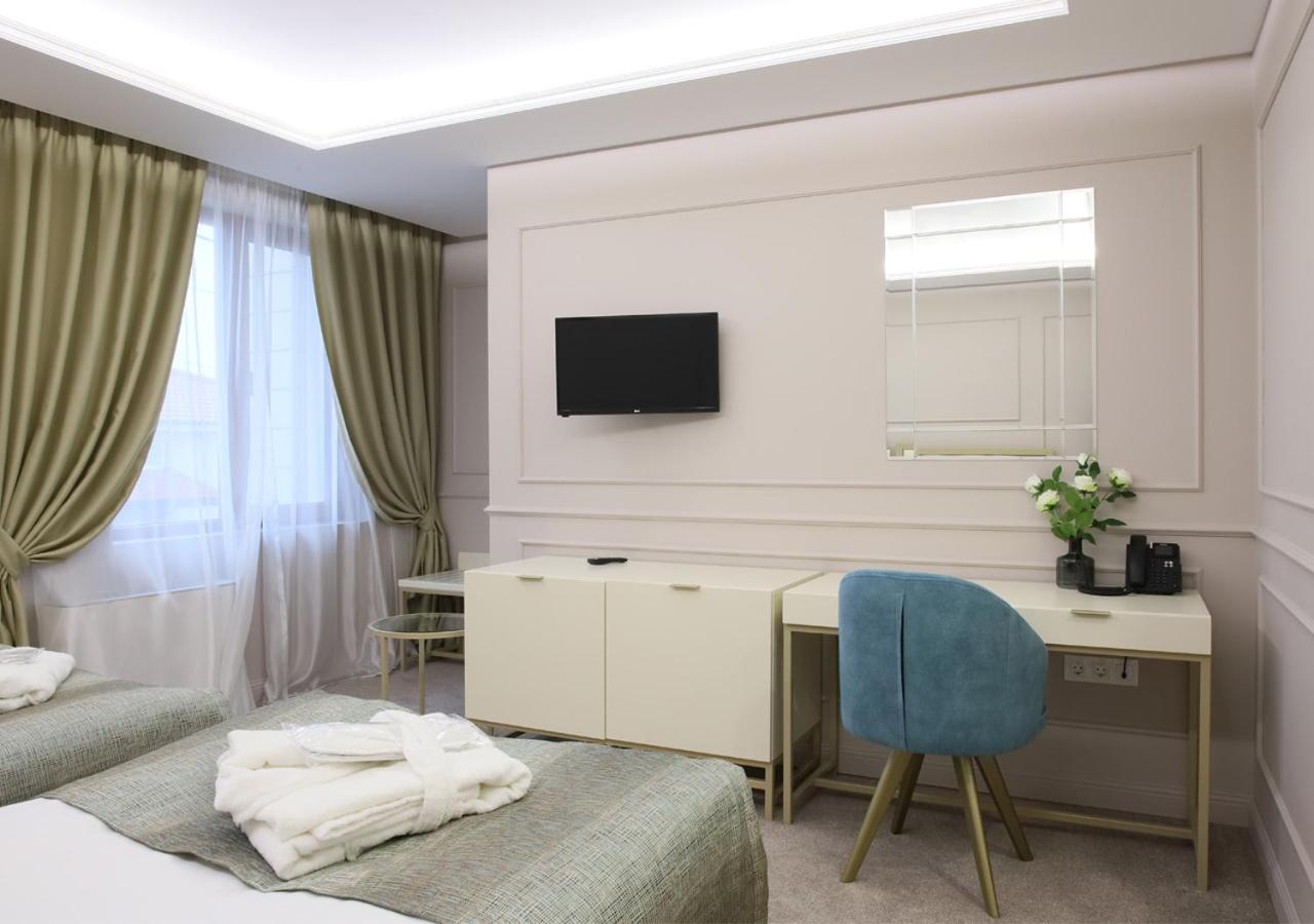Double Room - Photo 2