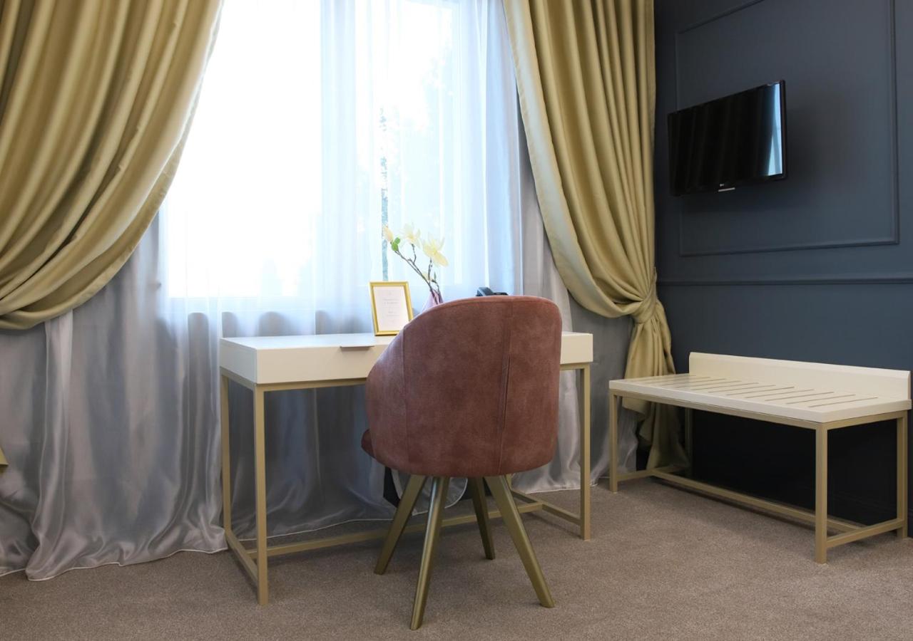 Apartment with Mountain View - Photo 4