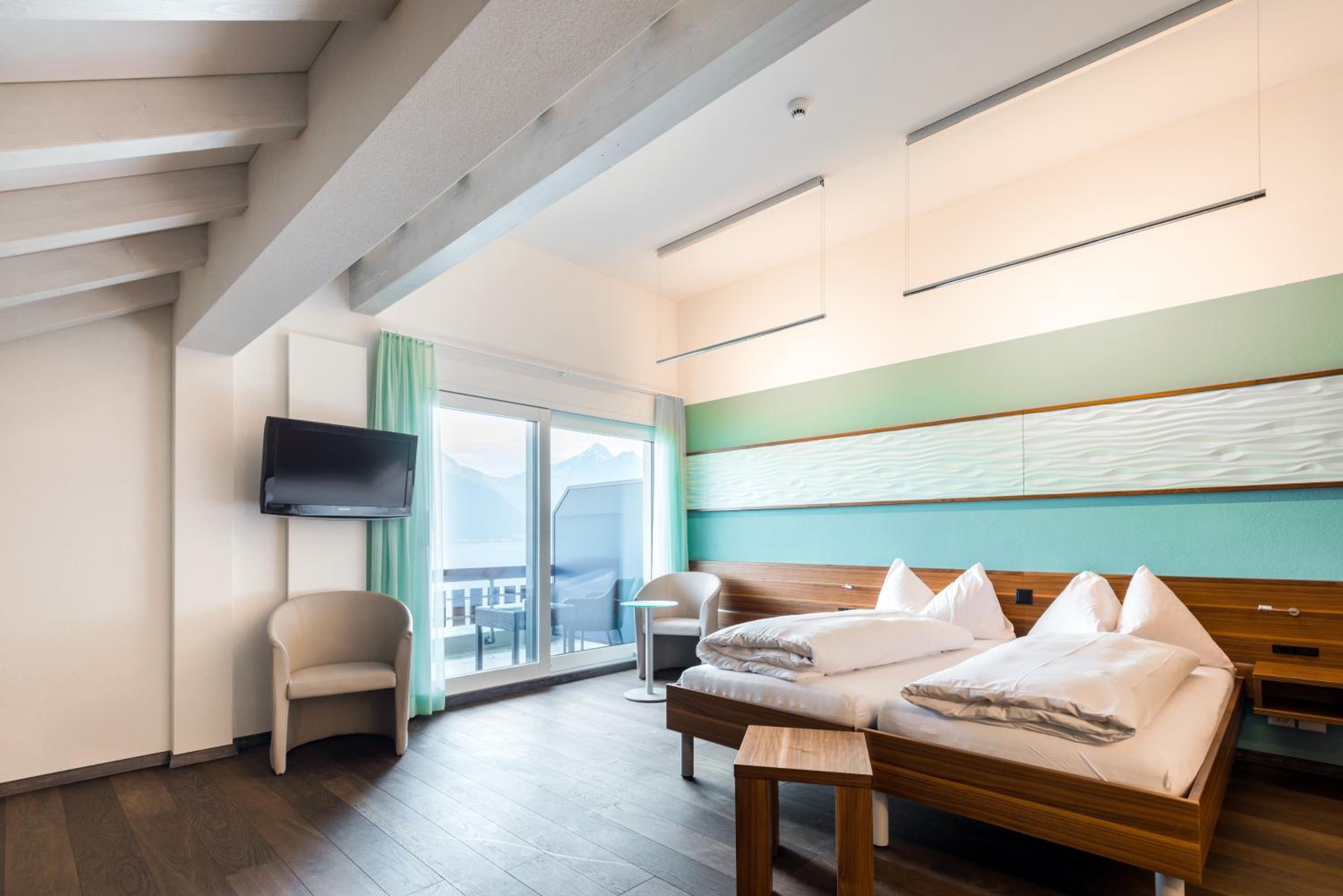 Junior Suite with Lake View photo 2