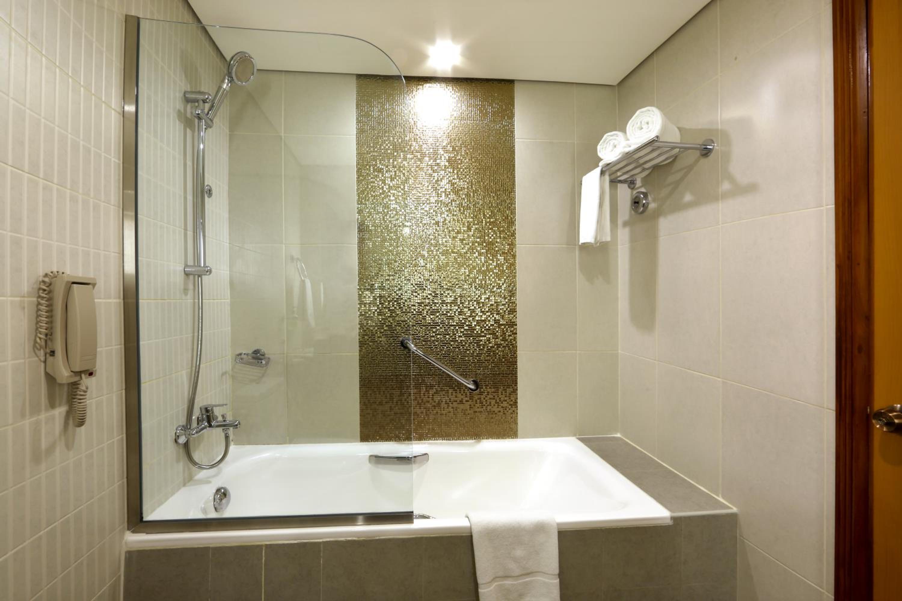 Superior Queen Room with 20% off F&B photo 3