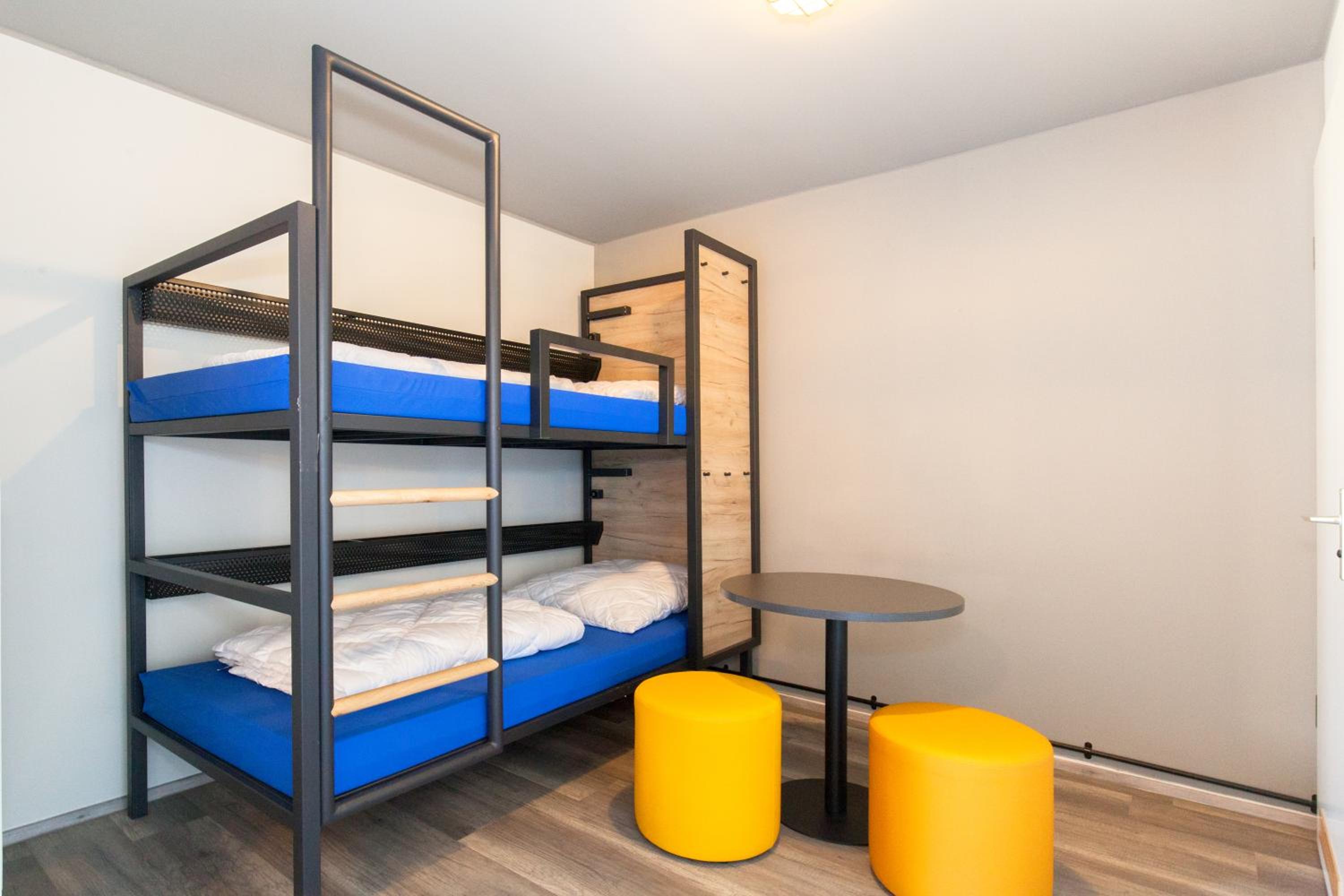Bed in 8-Bed Mixed Dormitory Room photo 3