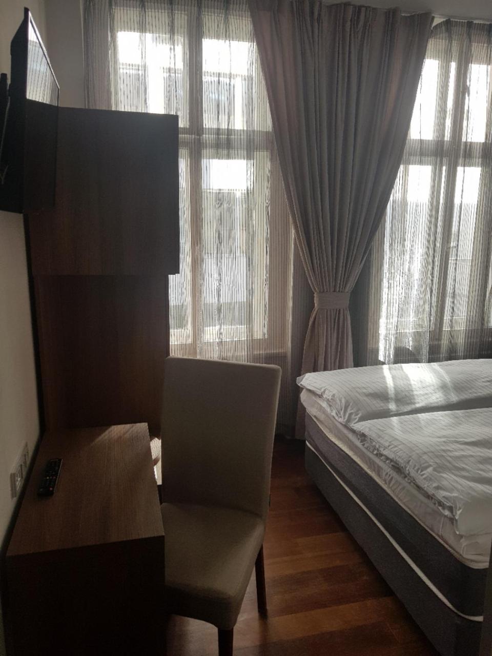 מלון פראג סטאר — Economy double room
