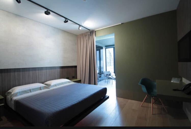 Suite with Spa Access - Photo 3