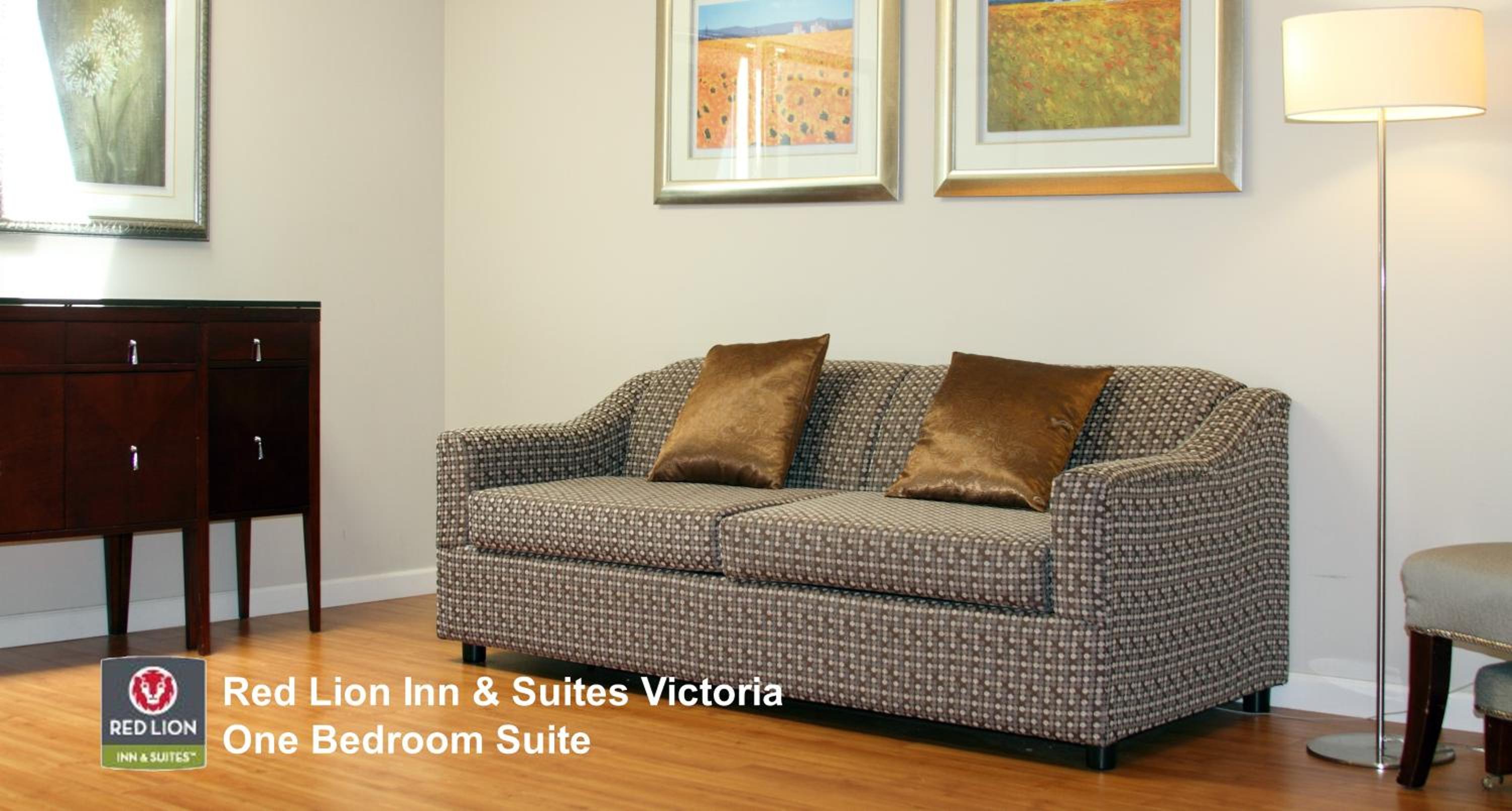 One-Bedroom Suite - Photo 5