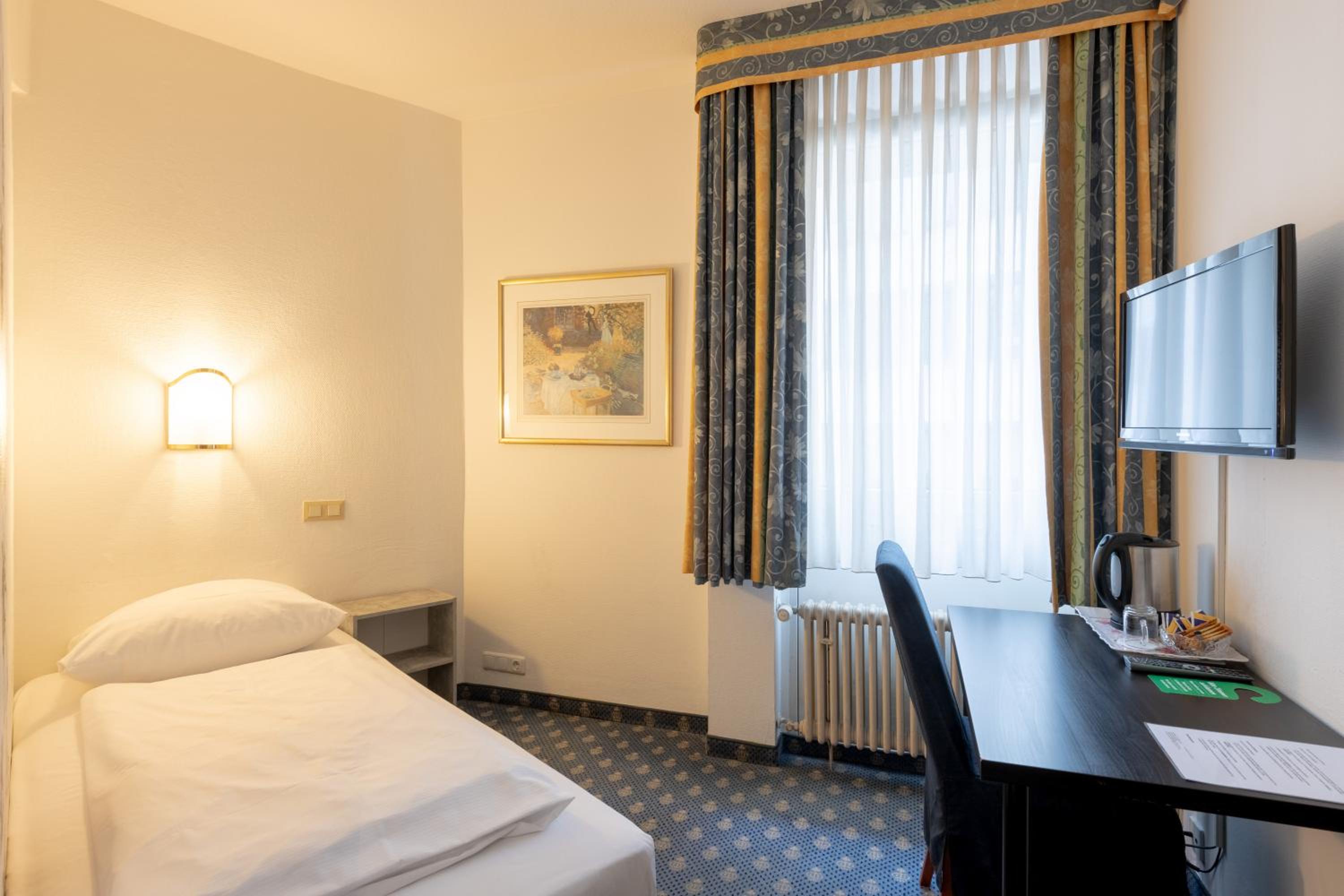 Single Room photo 3