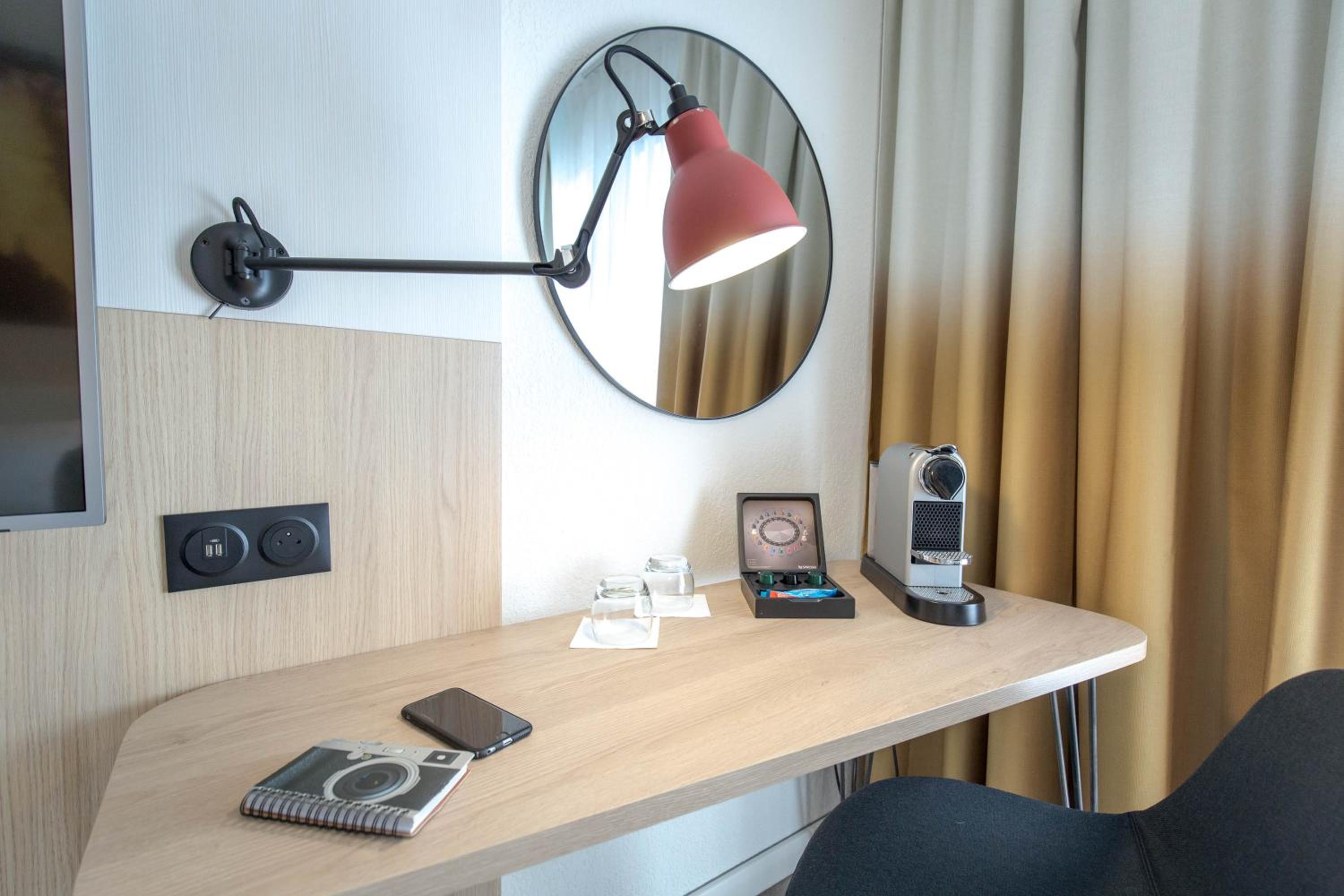 Privilege Room with Double Bed and Balcony - Photo 3