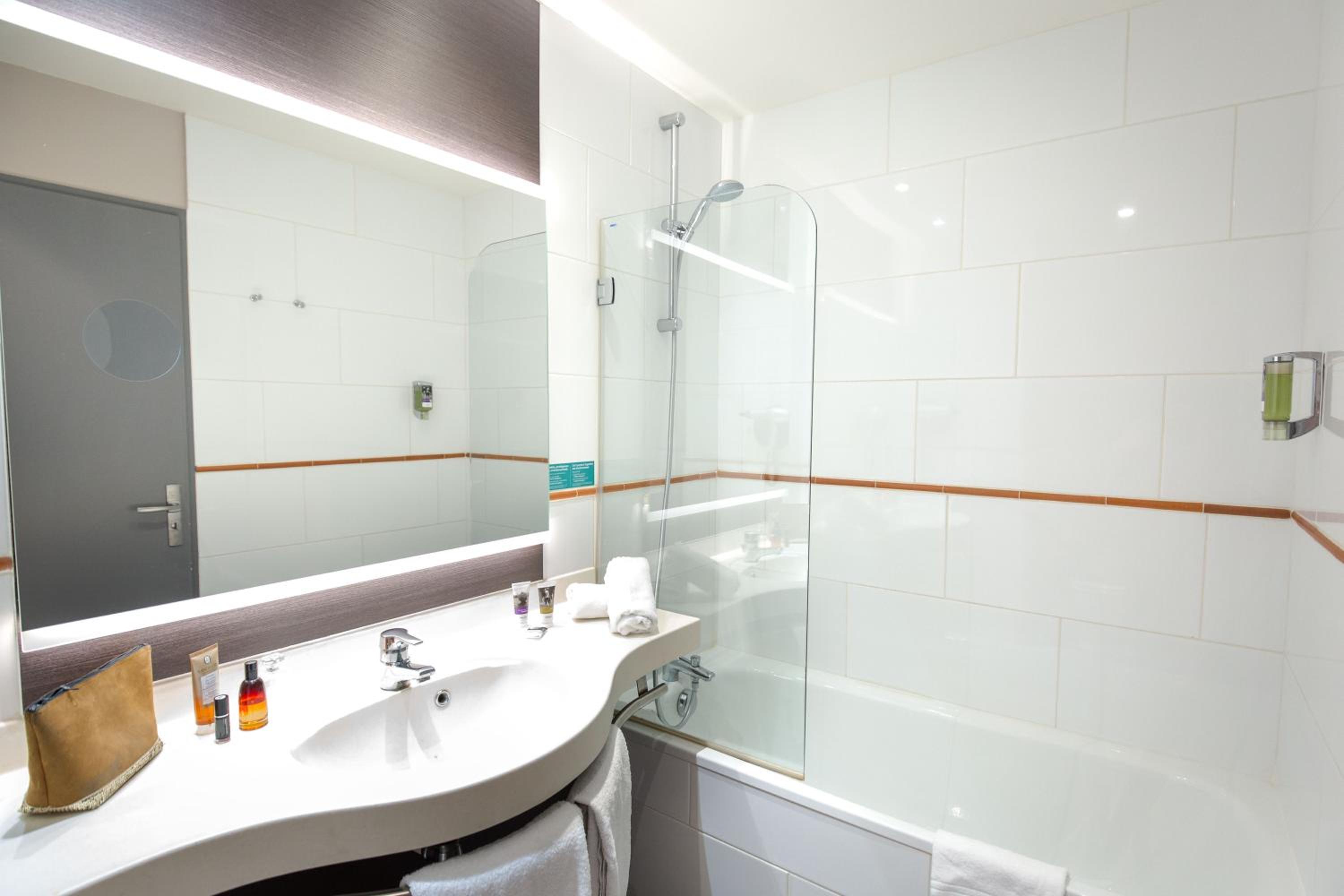 Privilege Room with Double Bed and Balcony - Photo 5
