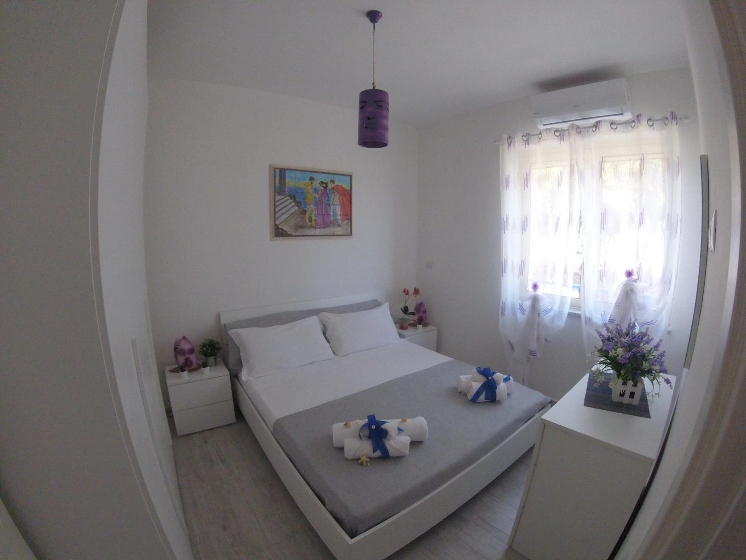 Apartment with Sea View - Photo 3