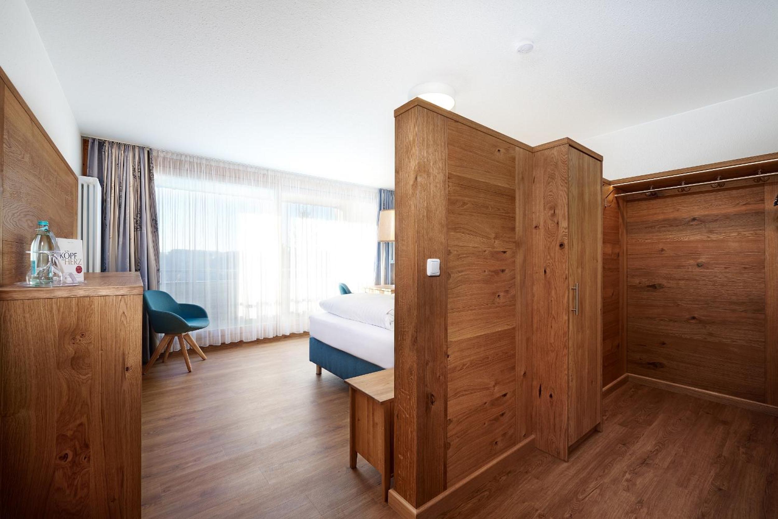Double Room with Balcony - Photo 3