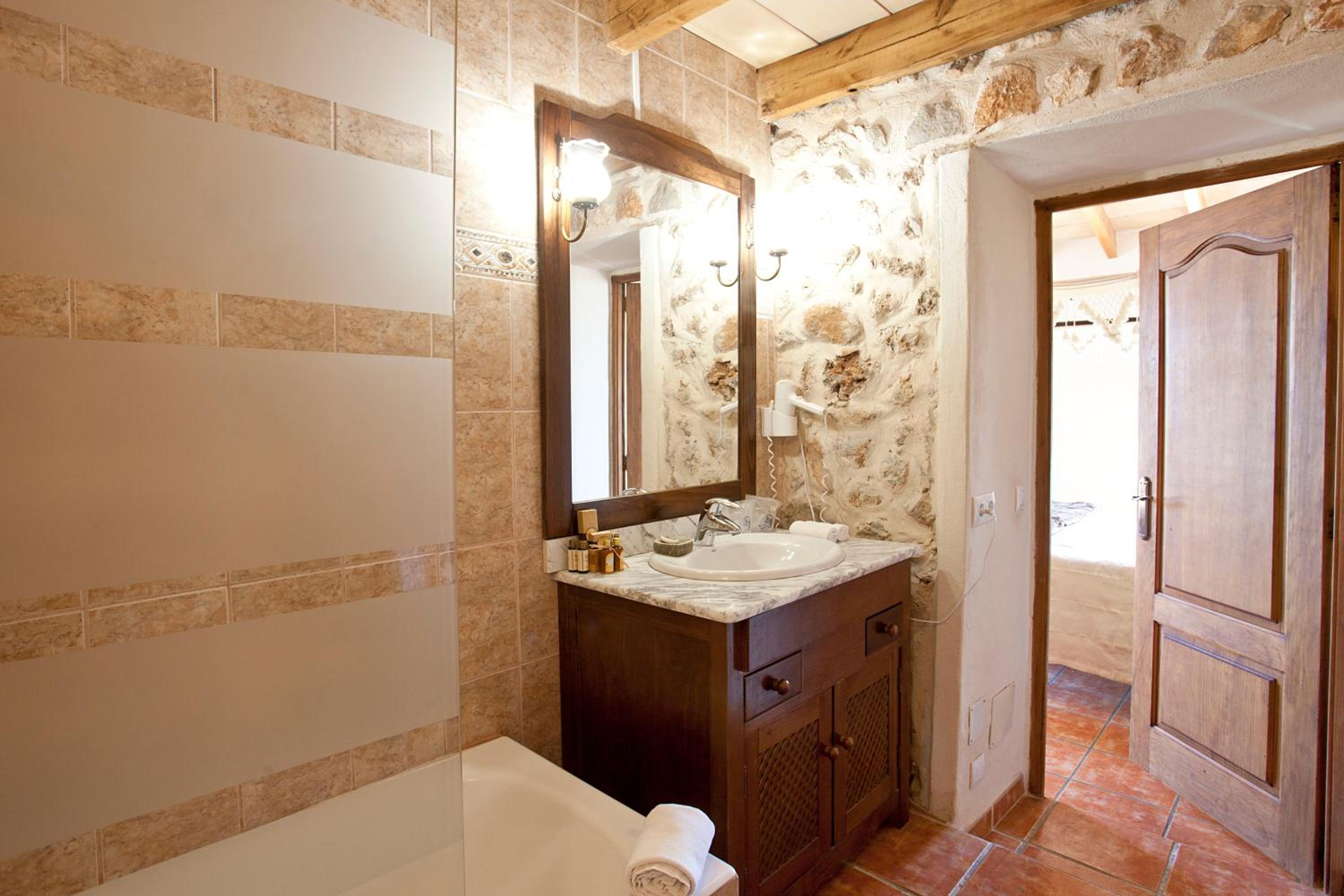 Superior Double or Twin Room - Photo 7