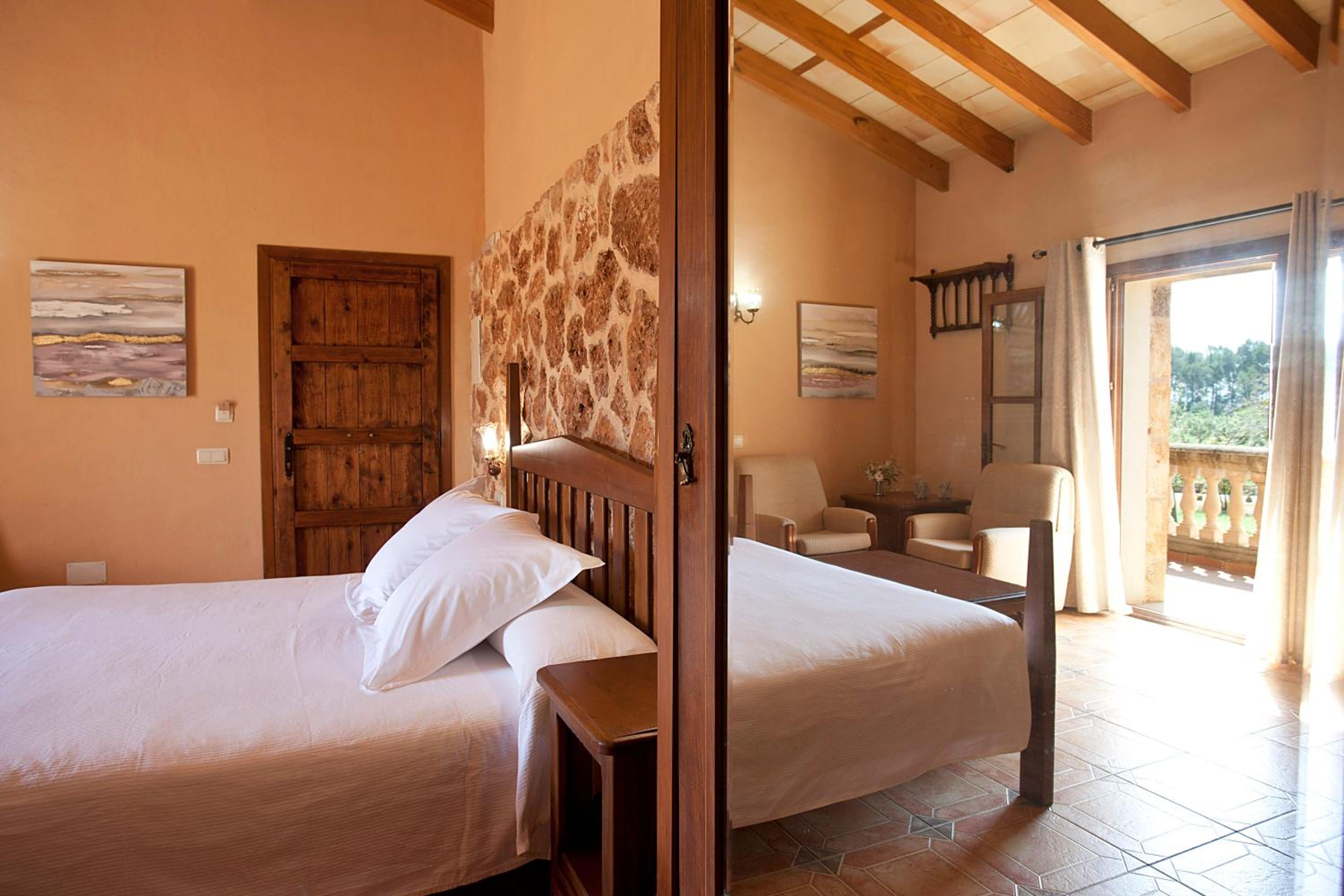 Superior Double or Twin Room - Photo 9