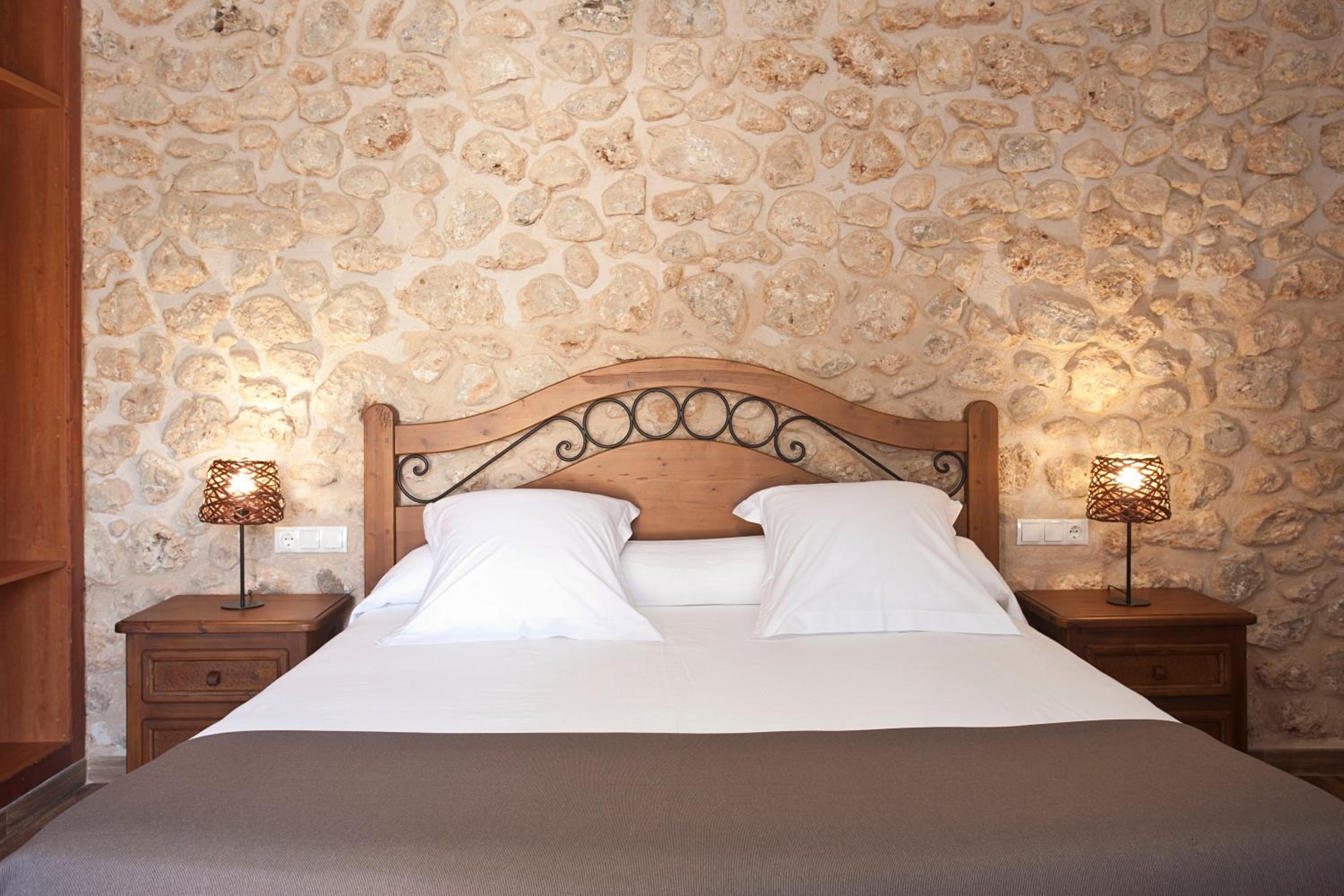 Double or Twin Room - Photo 7