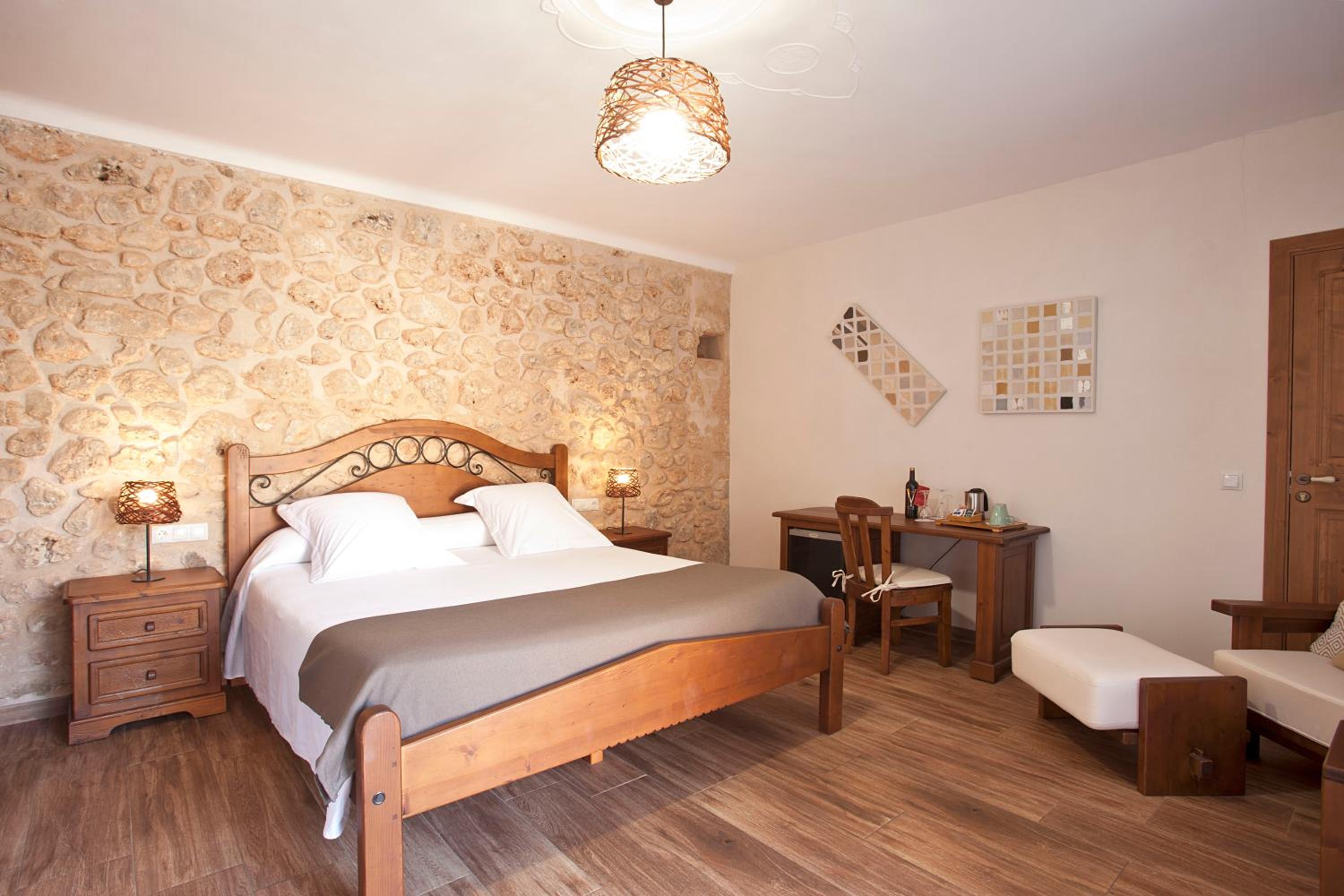 Double or Twin Room - Photo 10