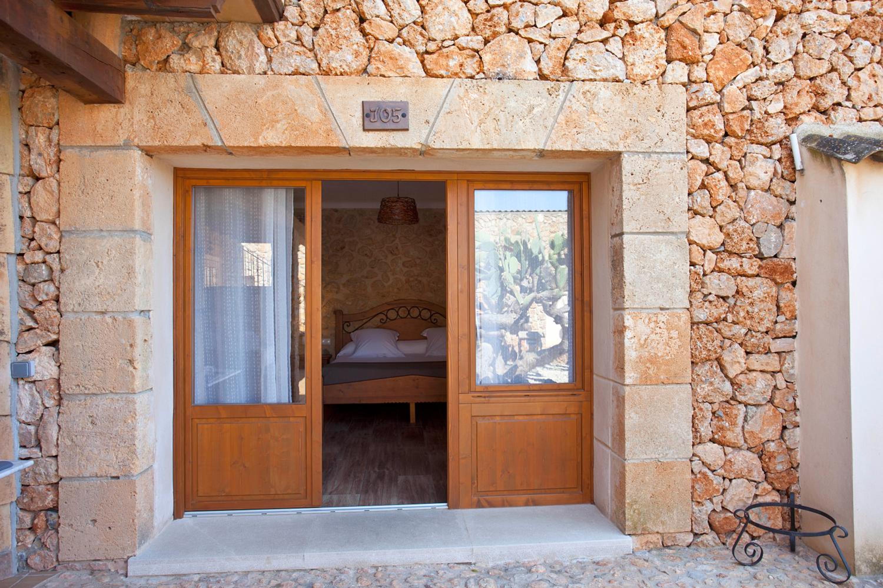 Double or Twin Room - Photo 13