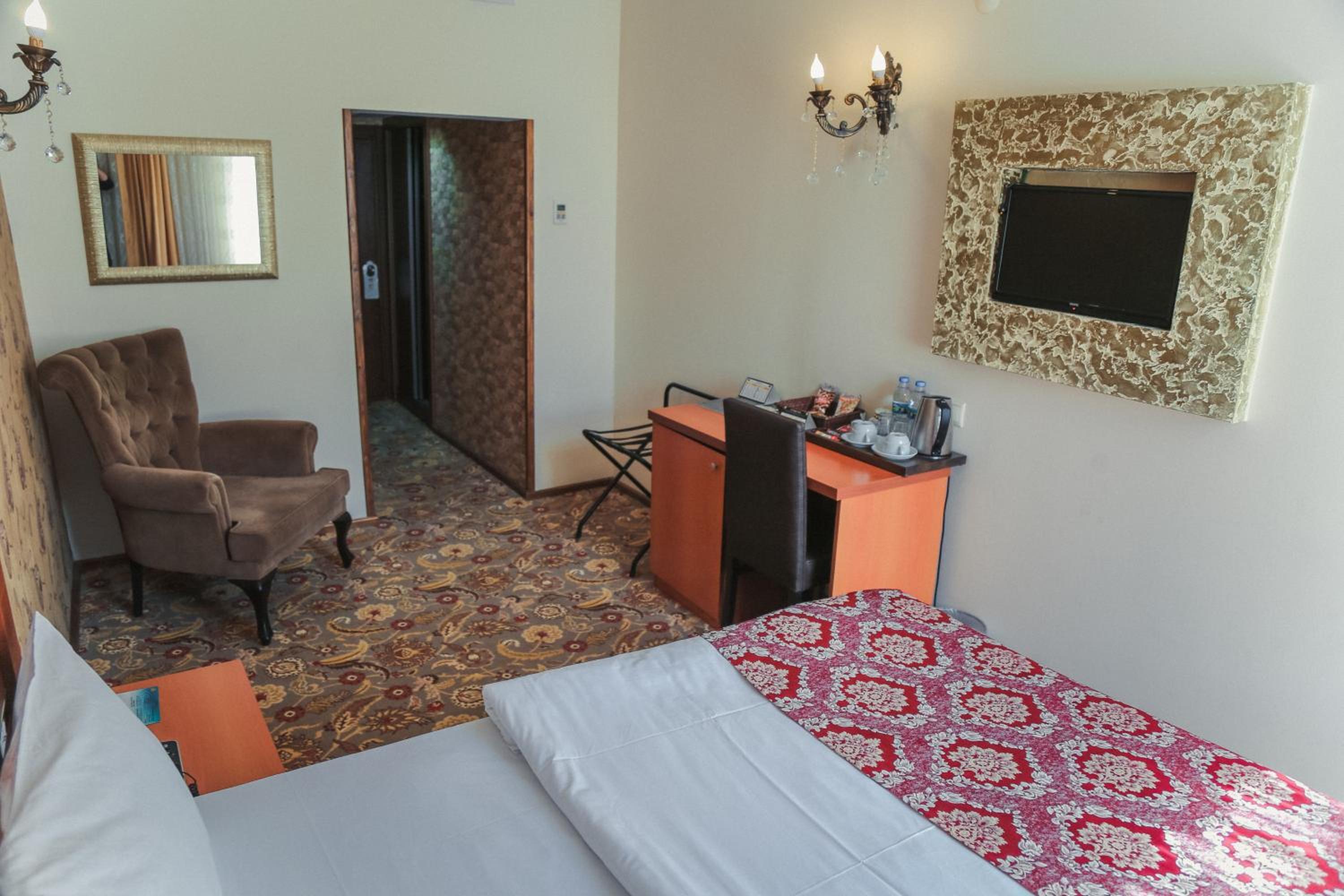 Economy Double Room photo 1