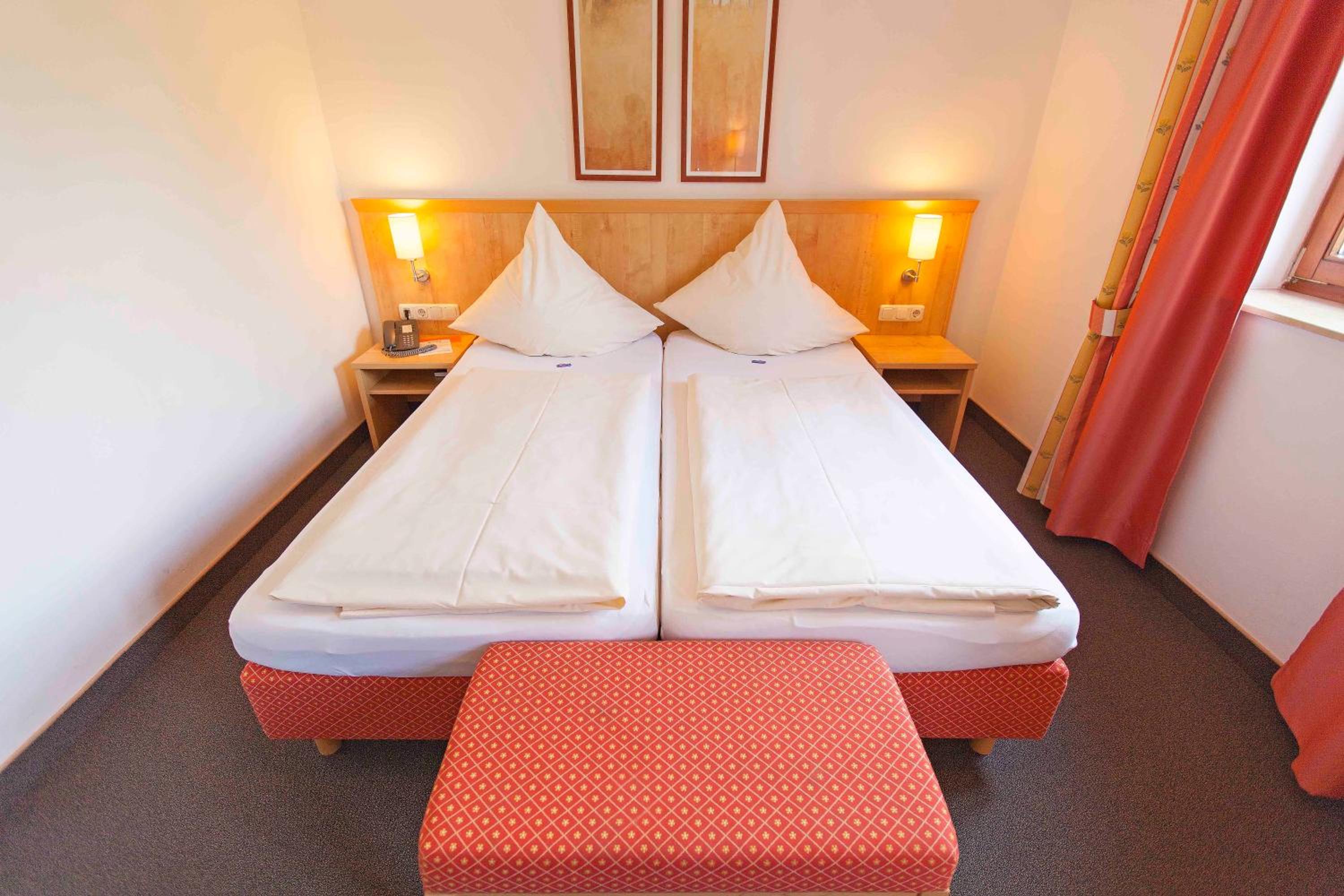 Double or Twin Room - Photo 11