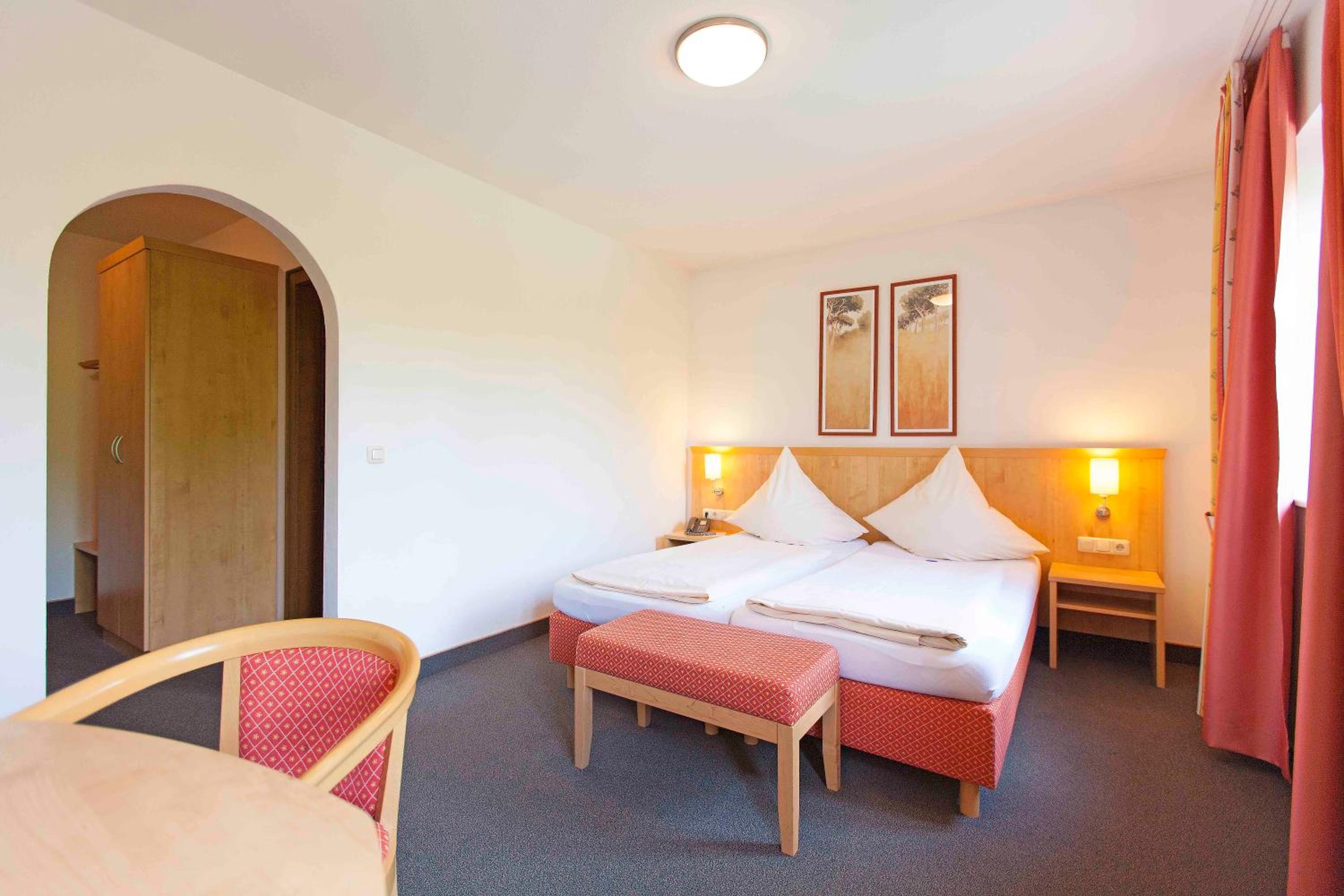 Double or Twin Room - Photo 6
