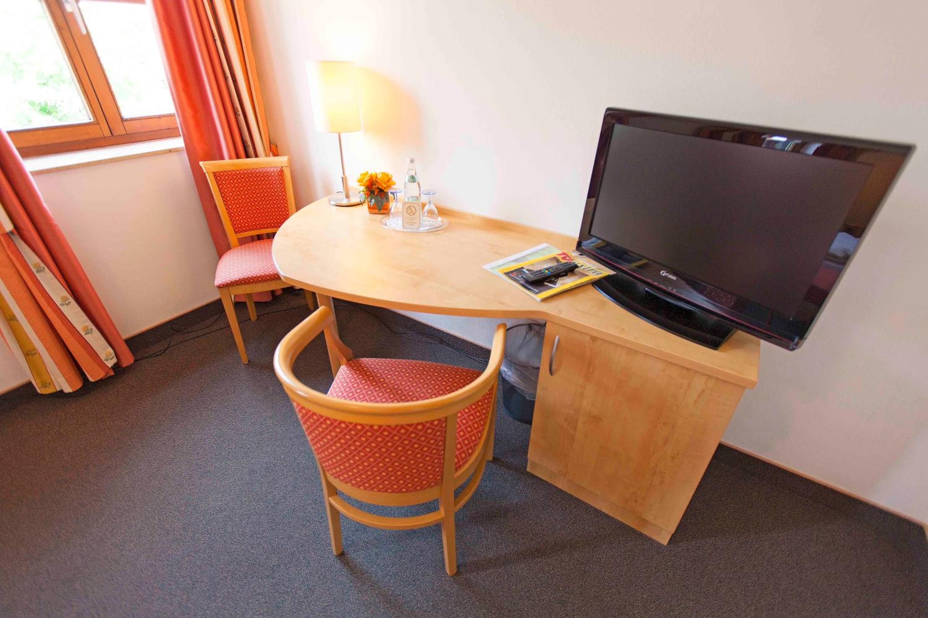 Double or Twin Room - Photo 10