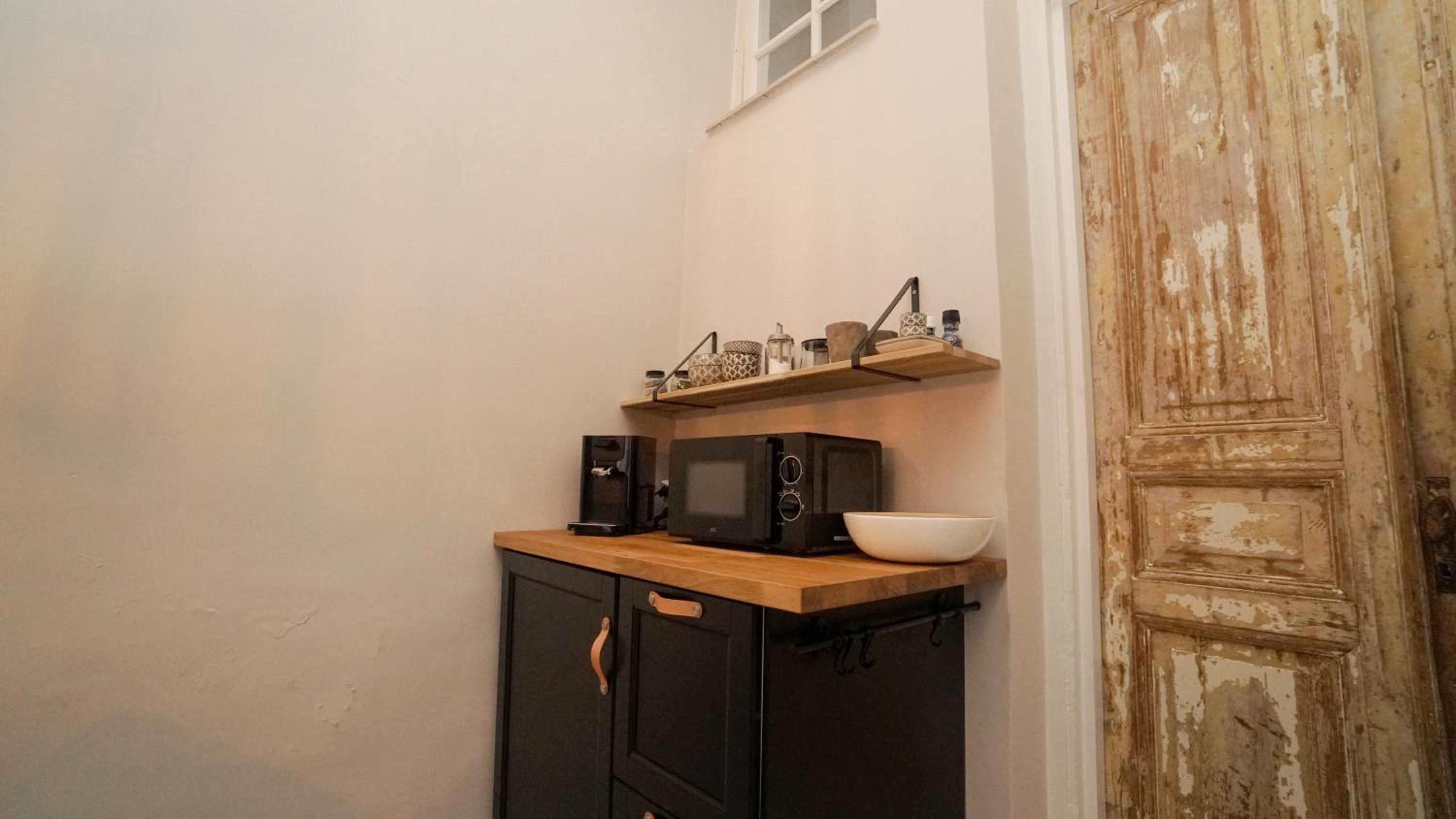 One-Bedroom House - Photo 5