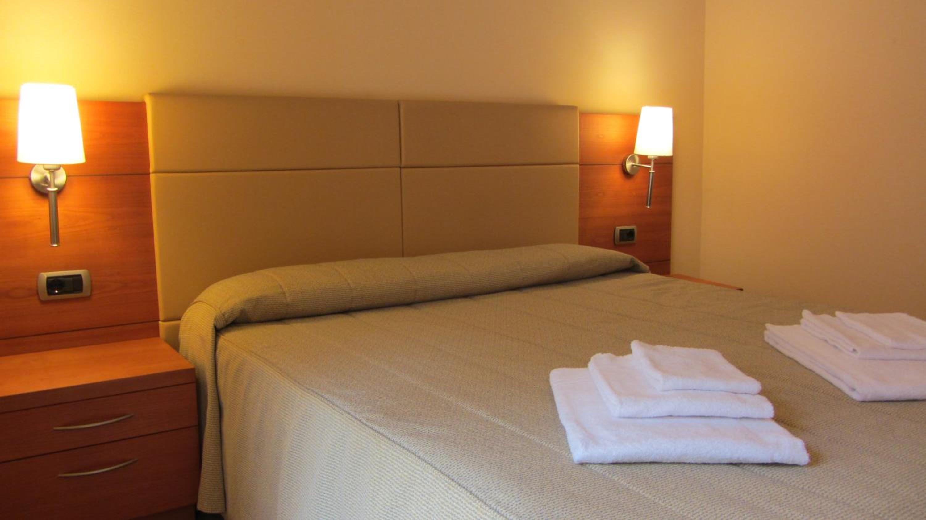 Classic Double Room - Photo 5