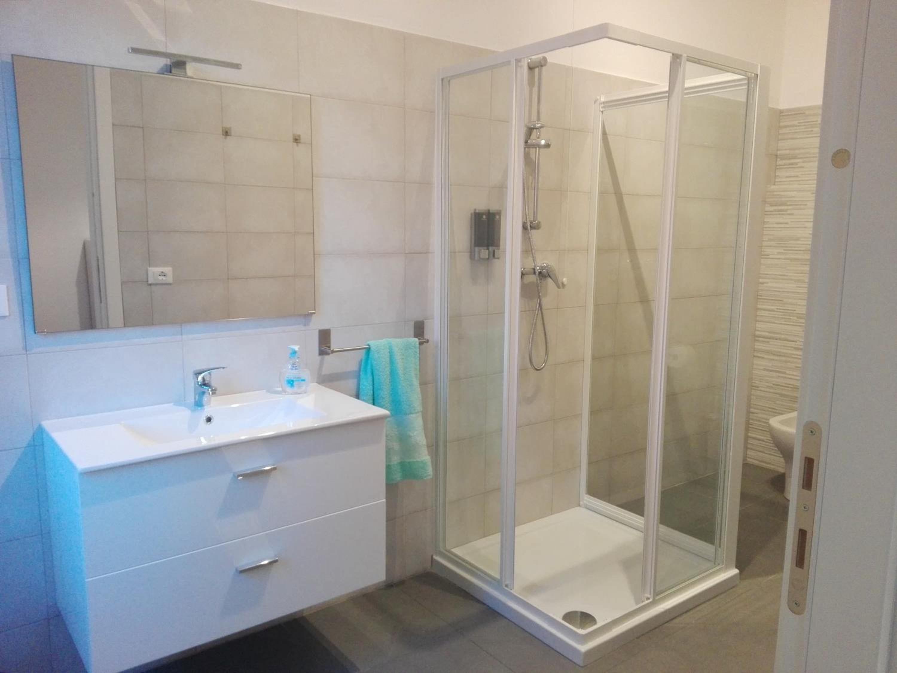 Large Double or Twin Room photo 2