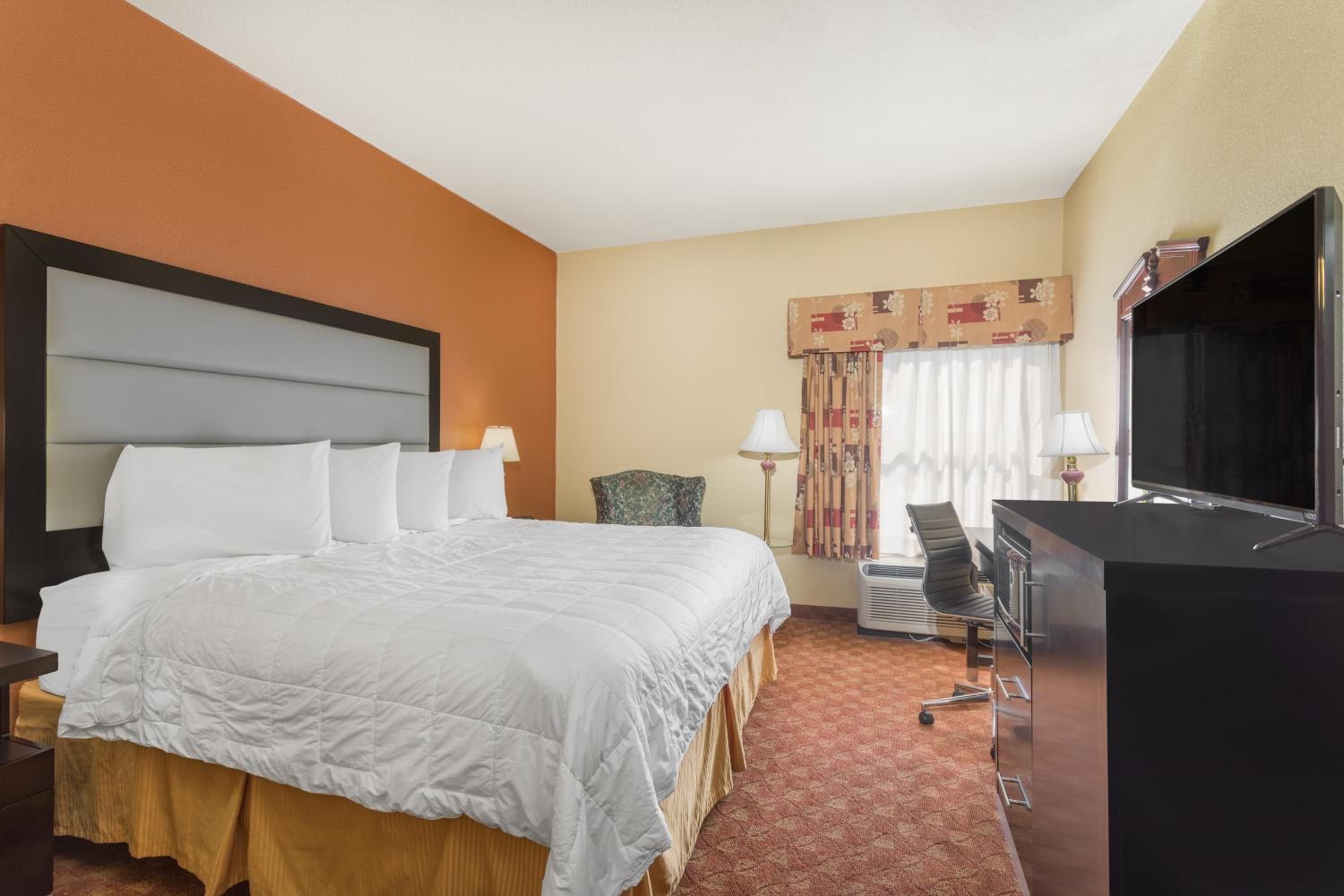 King Room - Disability Access/Non-Smoking - Photo 4