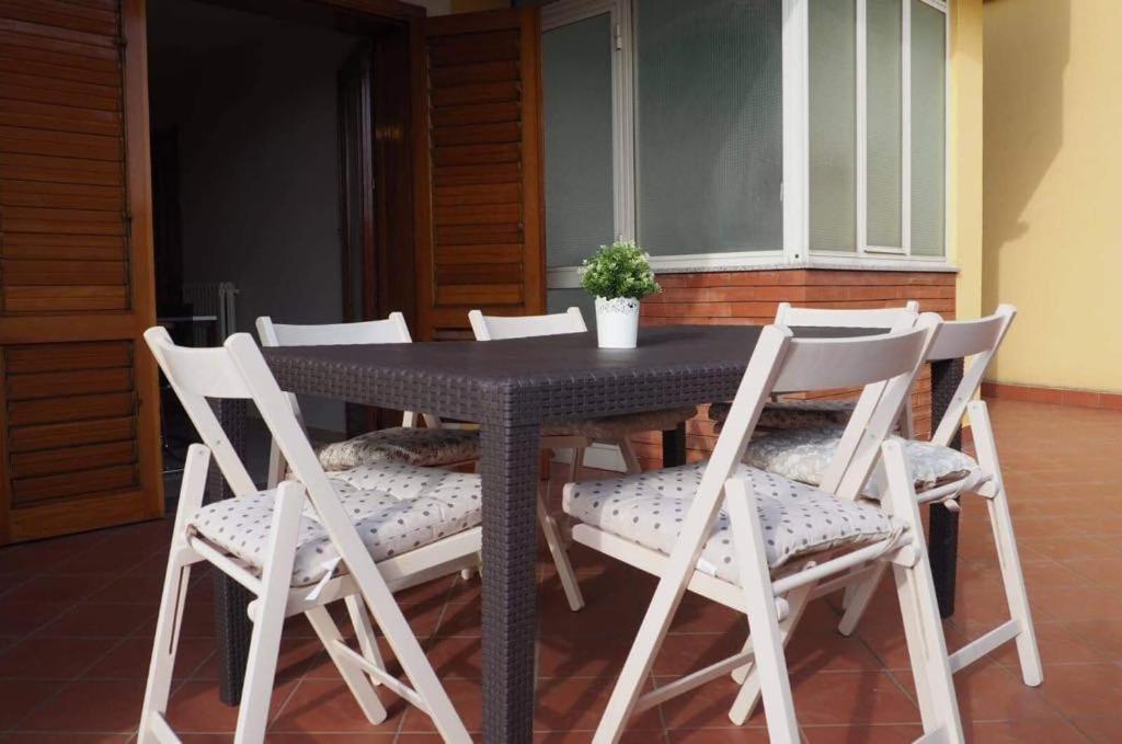 Apartment with Terrace - Photo 10