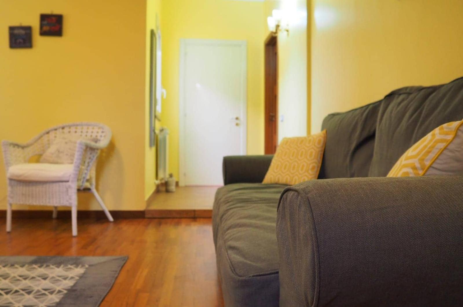 Apartment with Terrace - Photo 2