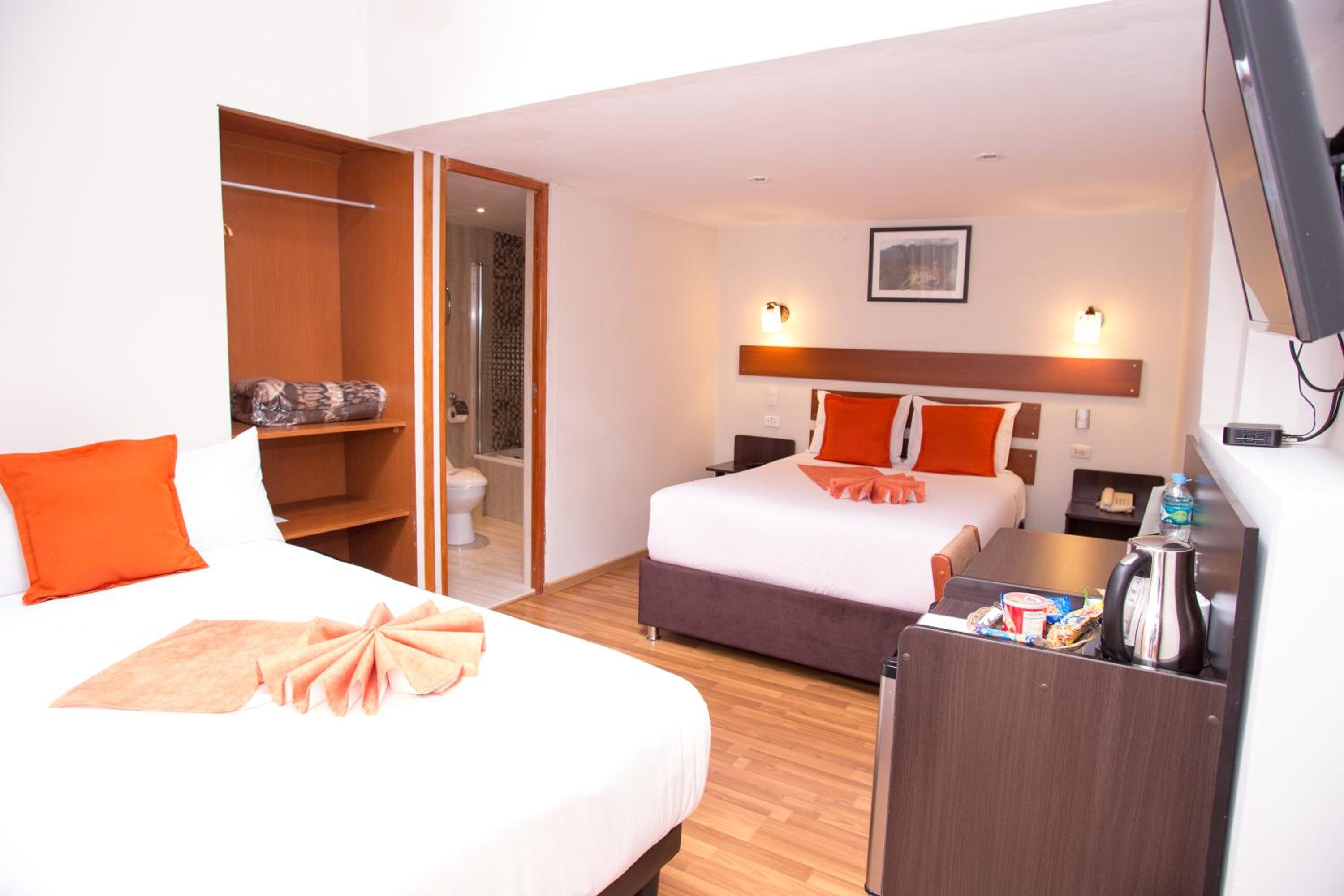 Deluxe Double Room (2 Adults + 1 Child) photo 3