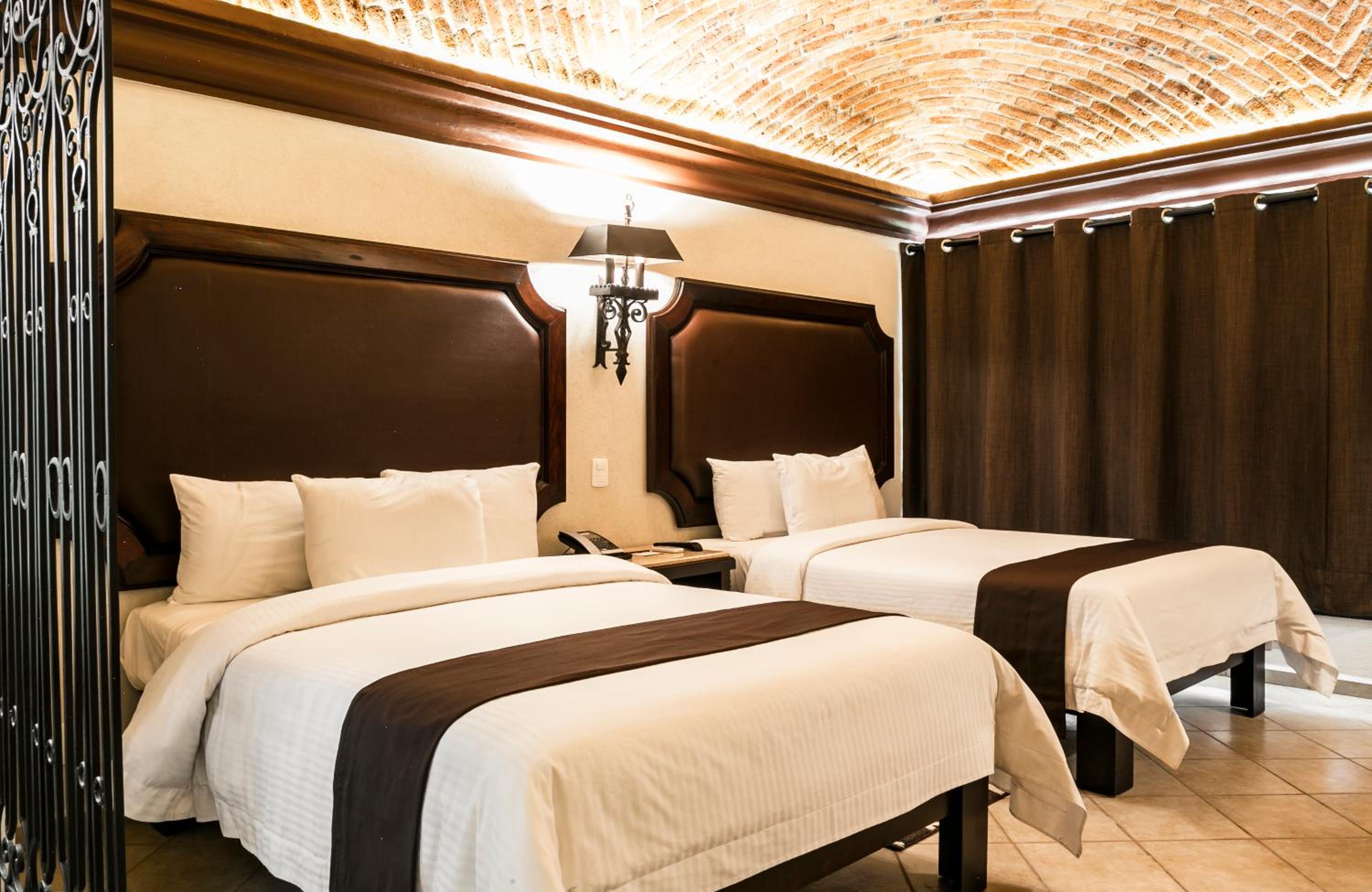 Double Room with Two Double Beds - Photo 24