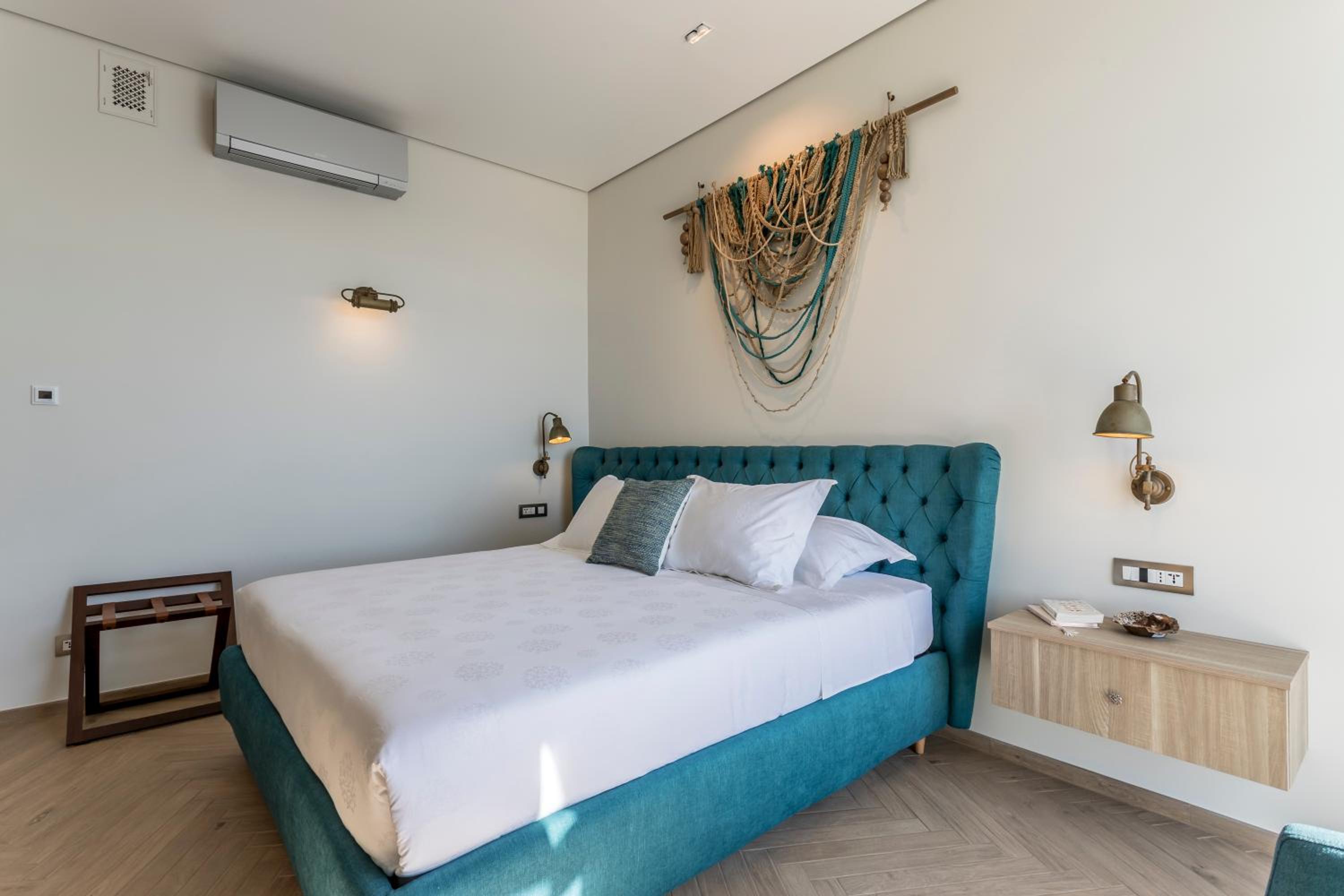 Deluxe Double Room with Balcony and Sea View photo 2