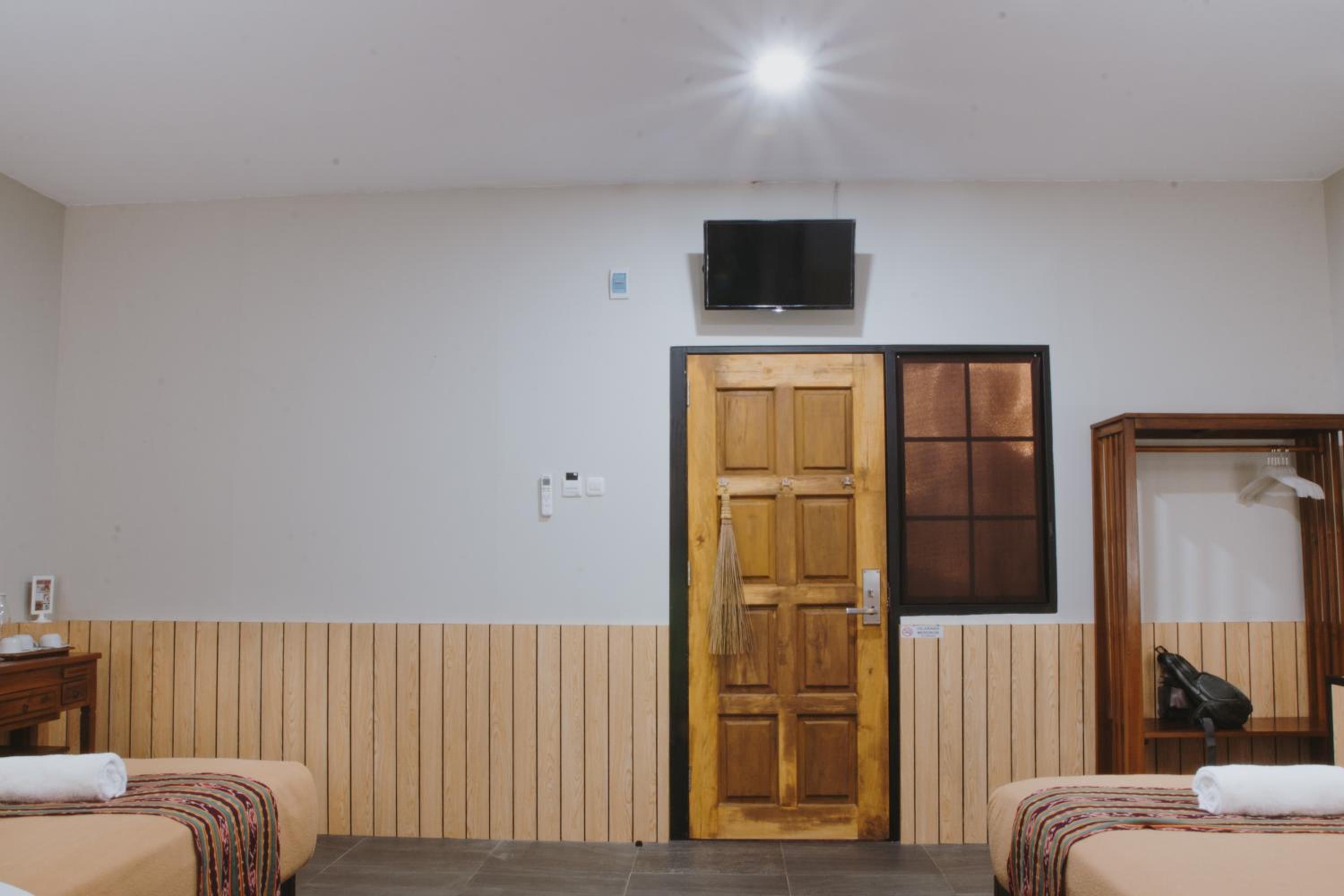 Family Room - Photo 2