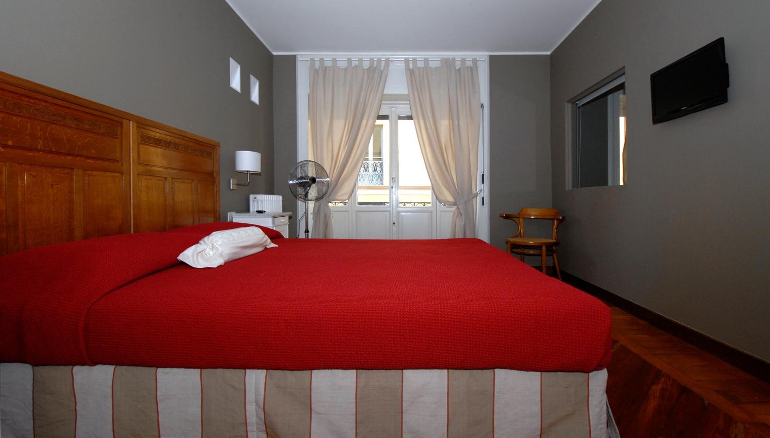 Family Room (2 Adults + 2 Children) - Photo 10