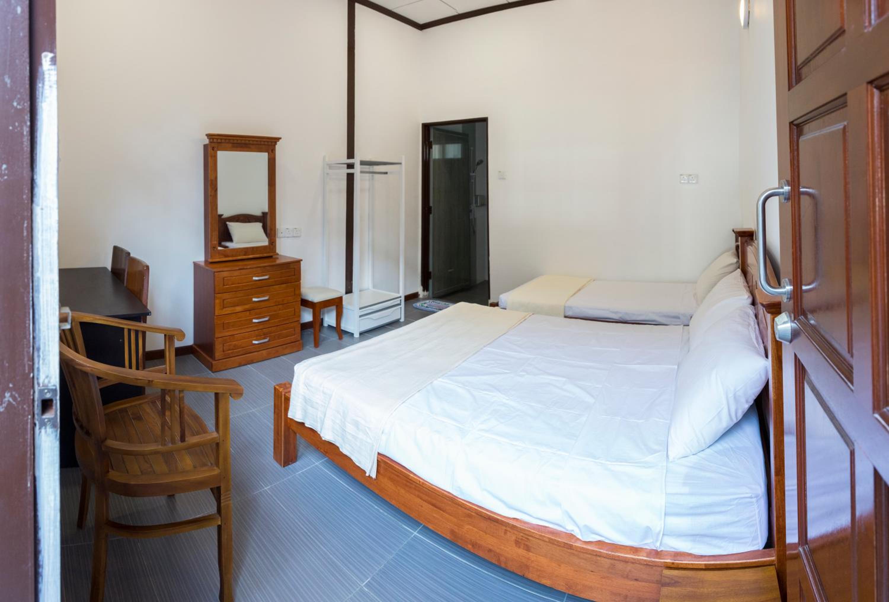 Standard Triple Room - Photo 2