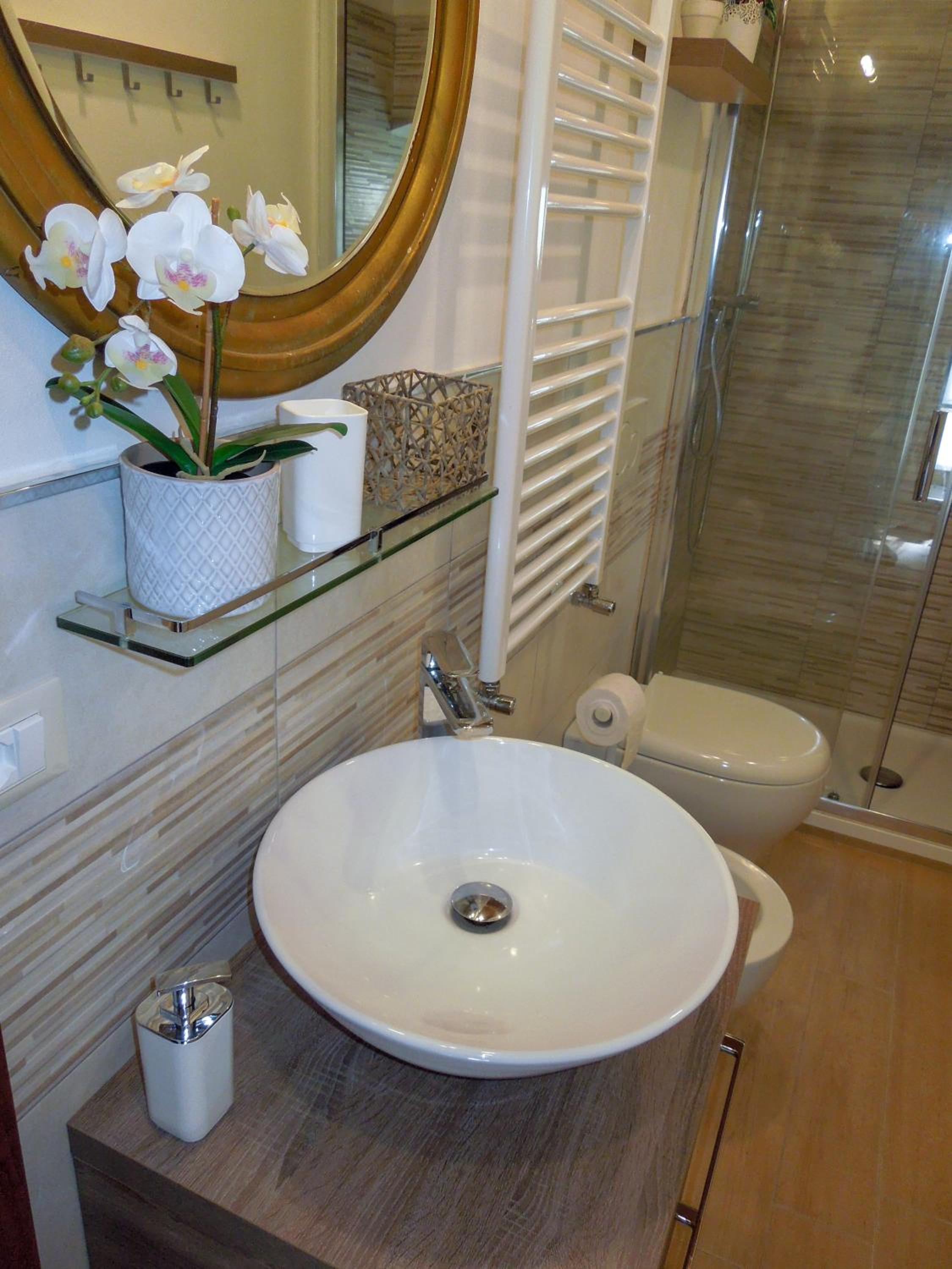 Double or Twin Room with Private External Bathroom - Photo 4