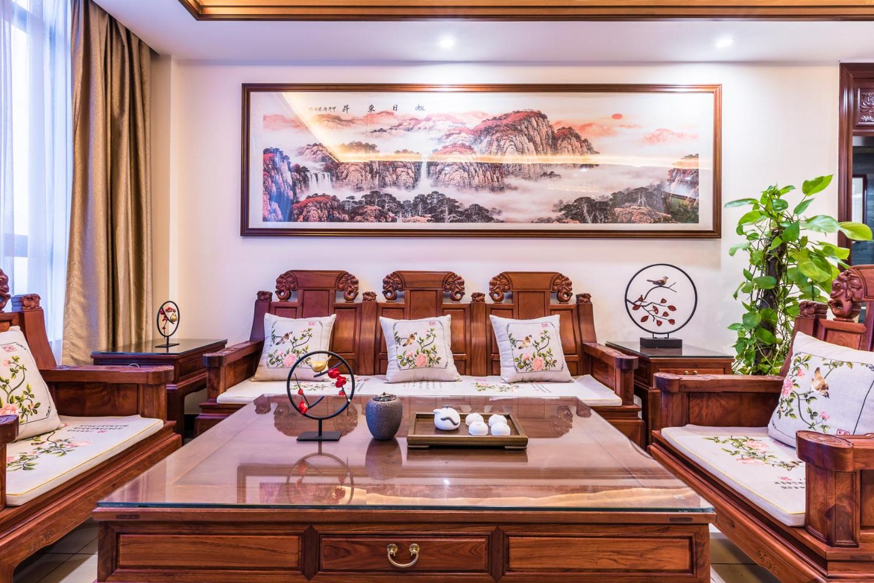 Deluxe Suite