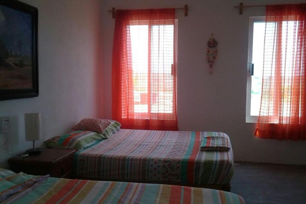 Standard Queen Room with Two Queen Beds - Photo 5