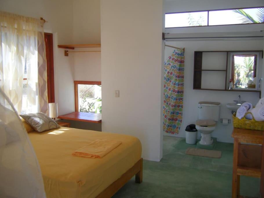 Queen Room - Disability Access - Photo 4
