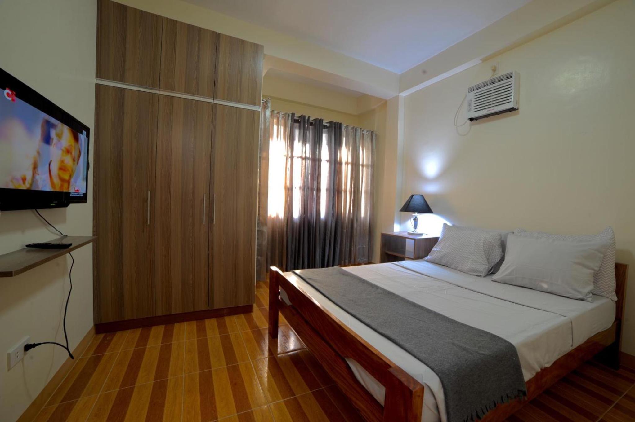 Double Room with Shared Bathroom photo 3
