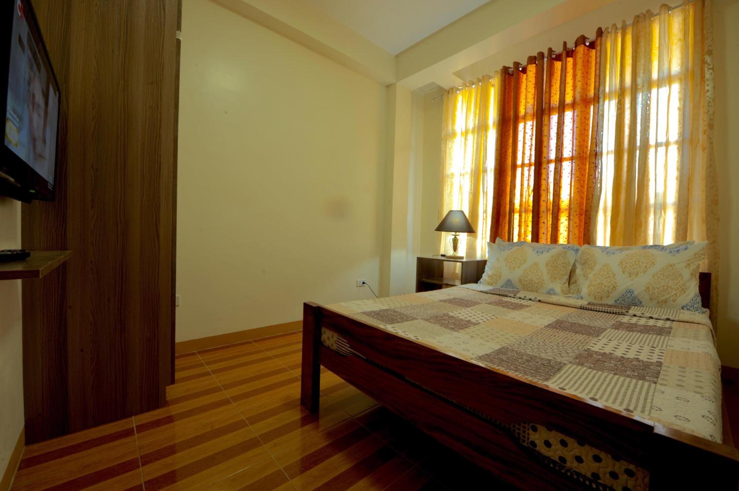 Double Room with Shared Bathroom photo 1