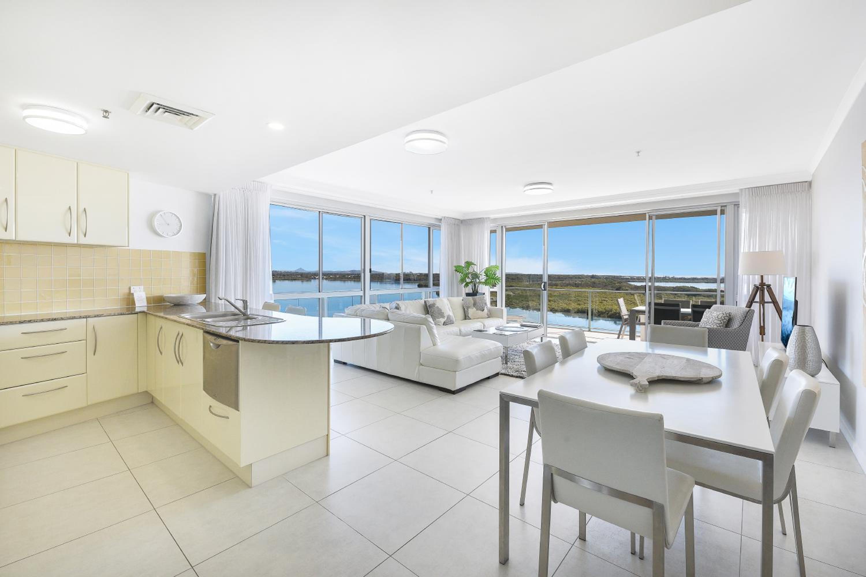 One-Bedroom Premium Apartment with Water Views photo 3