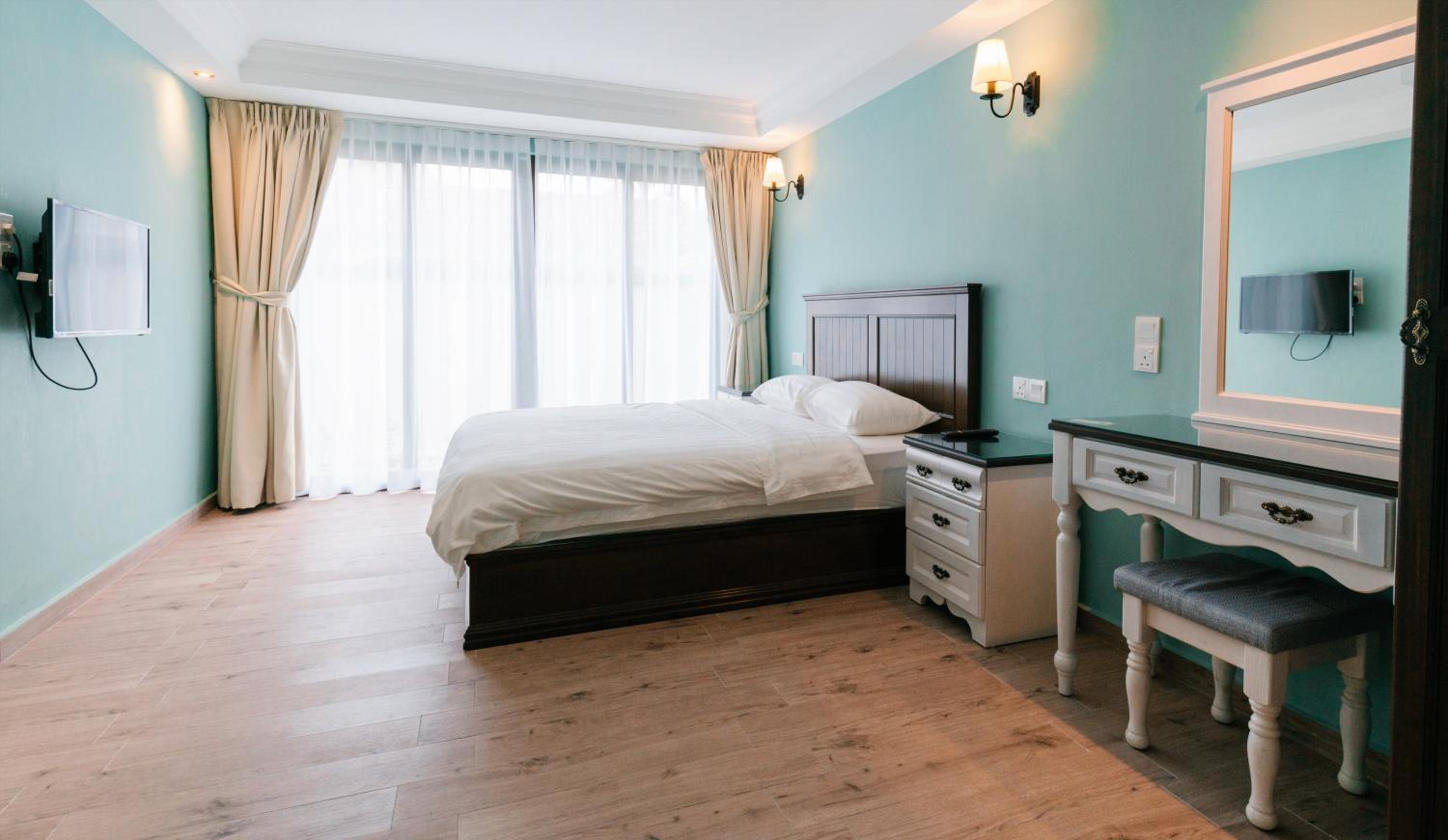Two-Bedroom Suite - Photo 1