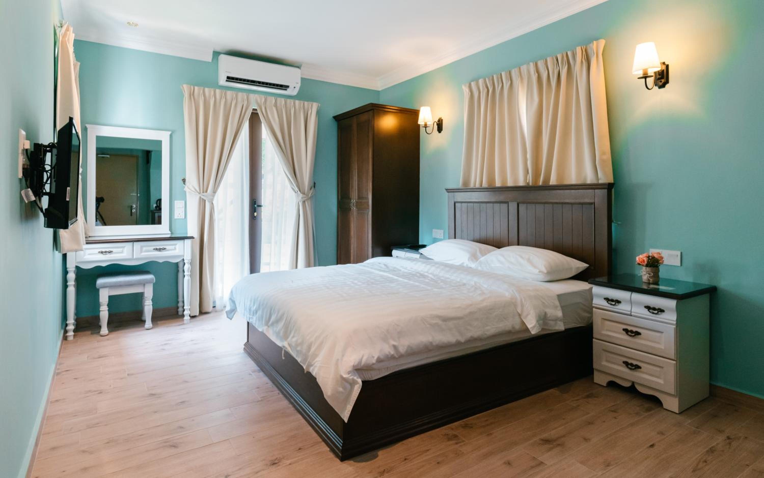 Duplex Suite - Photo 1