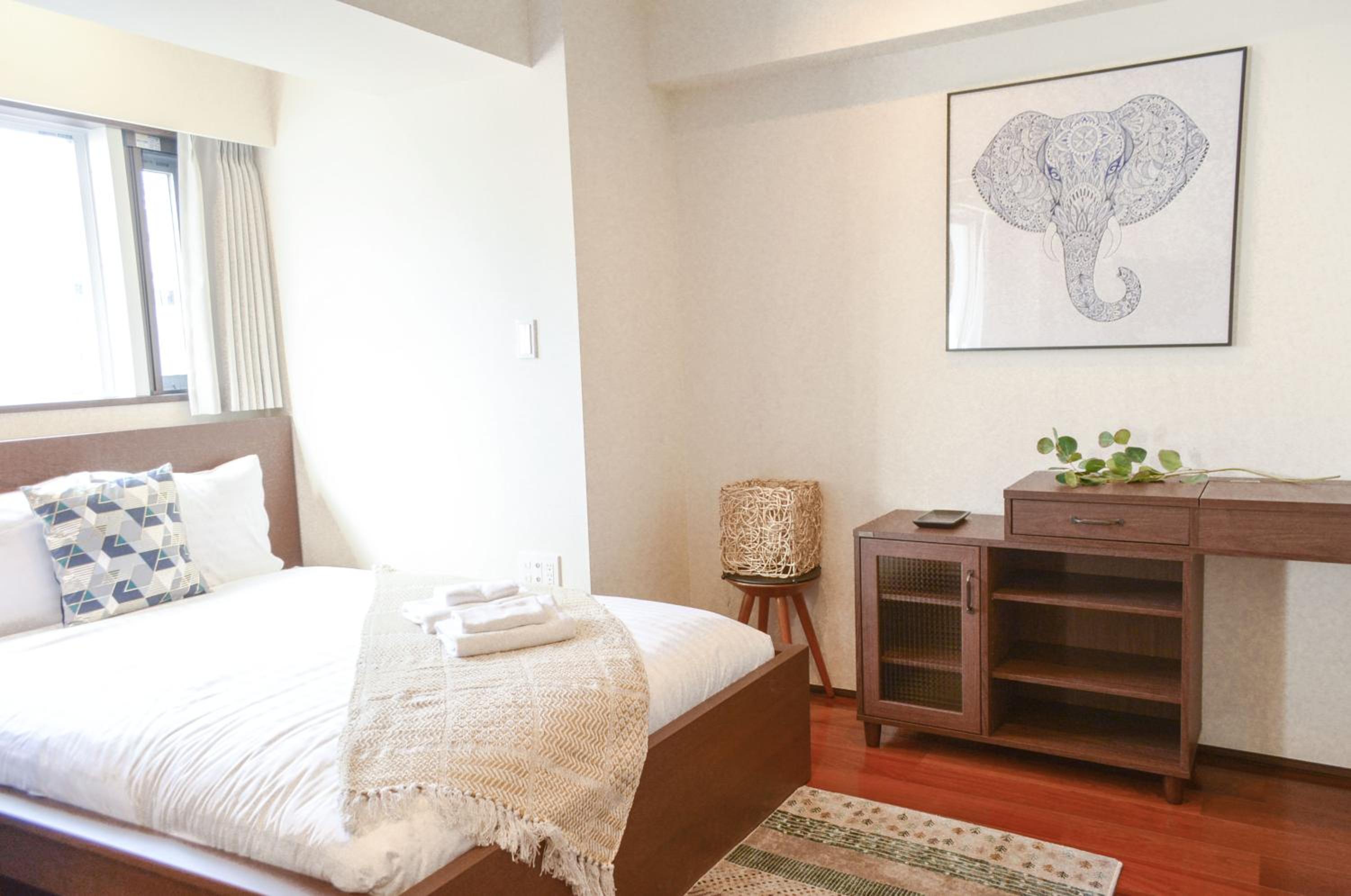 One-Bedroom Apartment photo 1